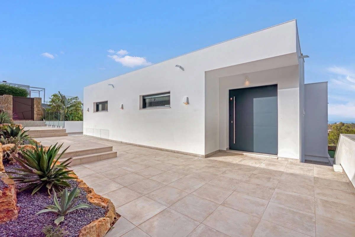 NC6636 - Villa Montgomar - Indrukwekkende nieuwe luxe villa te koop in Denia met uitzicht op zee en klaar om van te genieten!