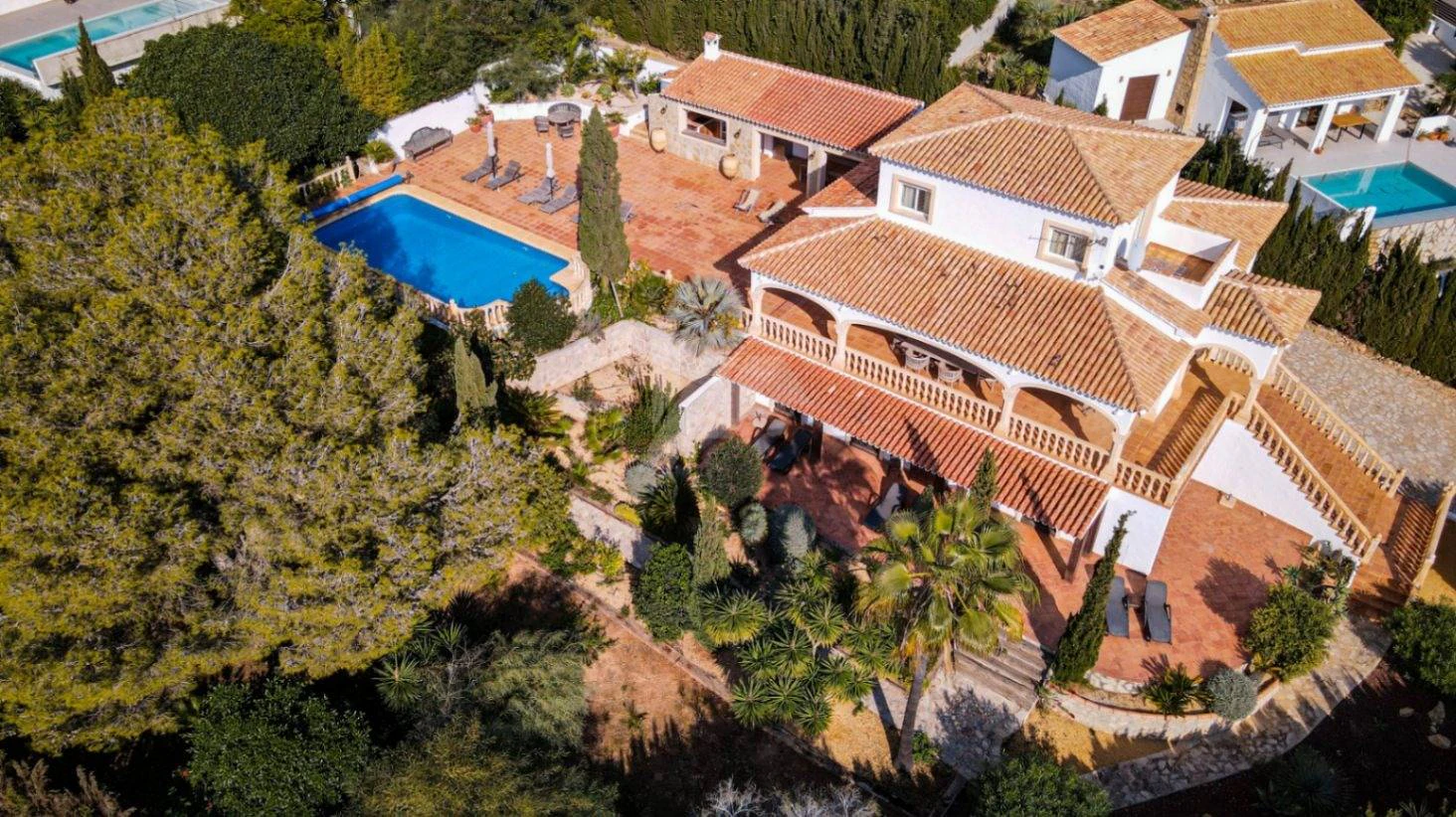 Villa Girasol. Villa double à vendre à Cumbres del Sol, Benitachell, avec vue sur mer.