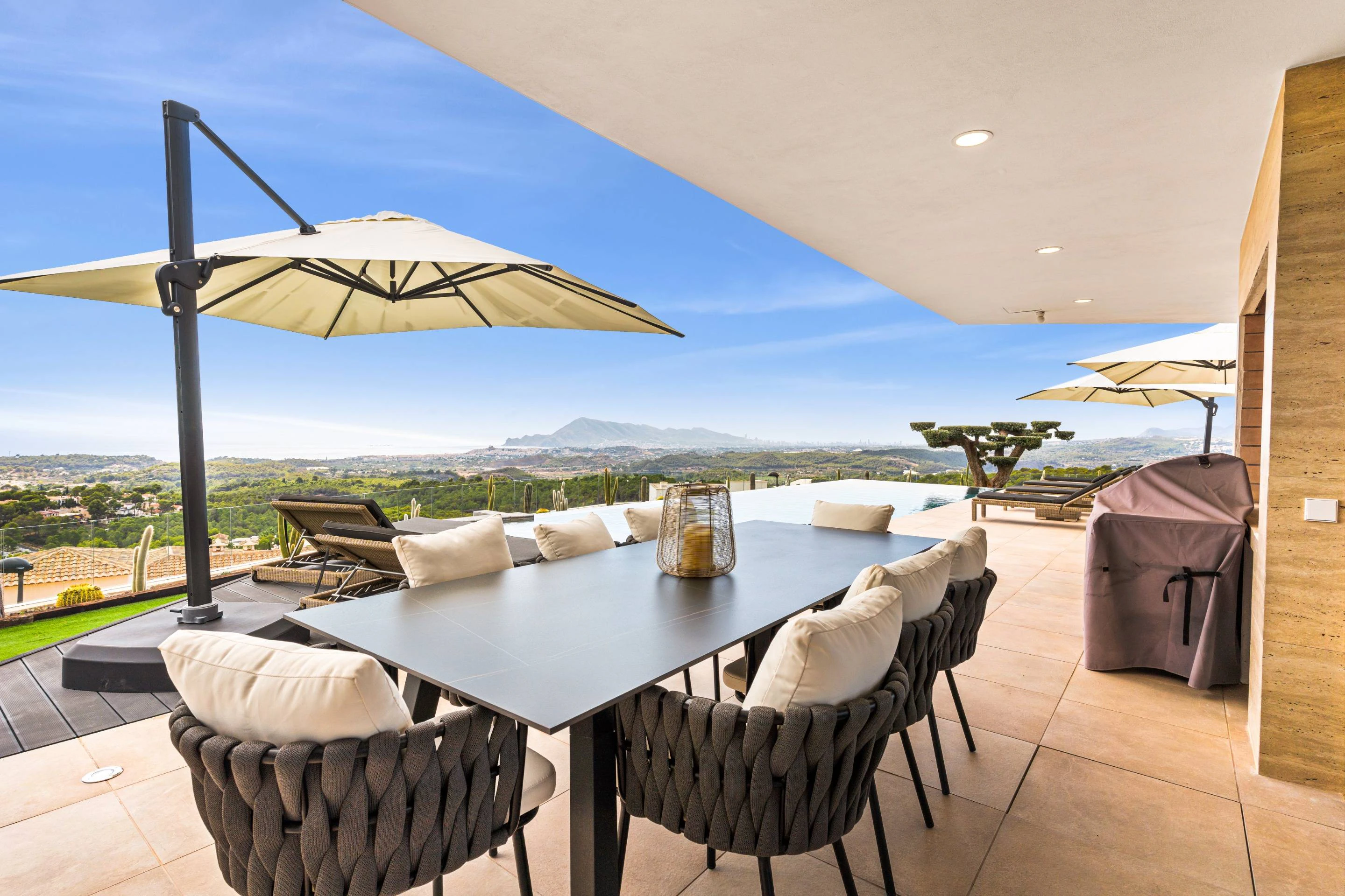 NC6658 - Villa Luna. Luxe woning te koop in Altea met panoramisch uitzicht.