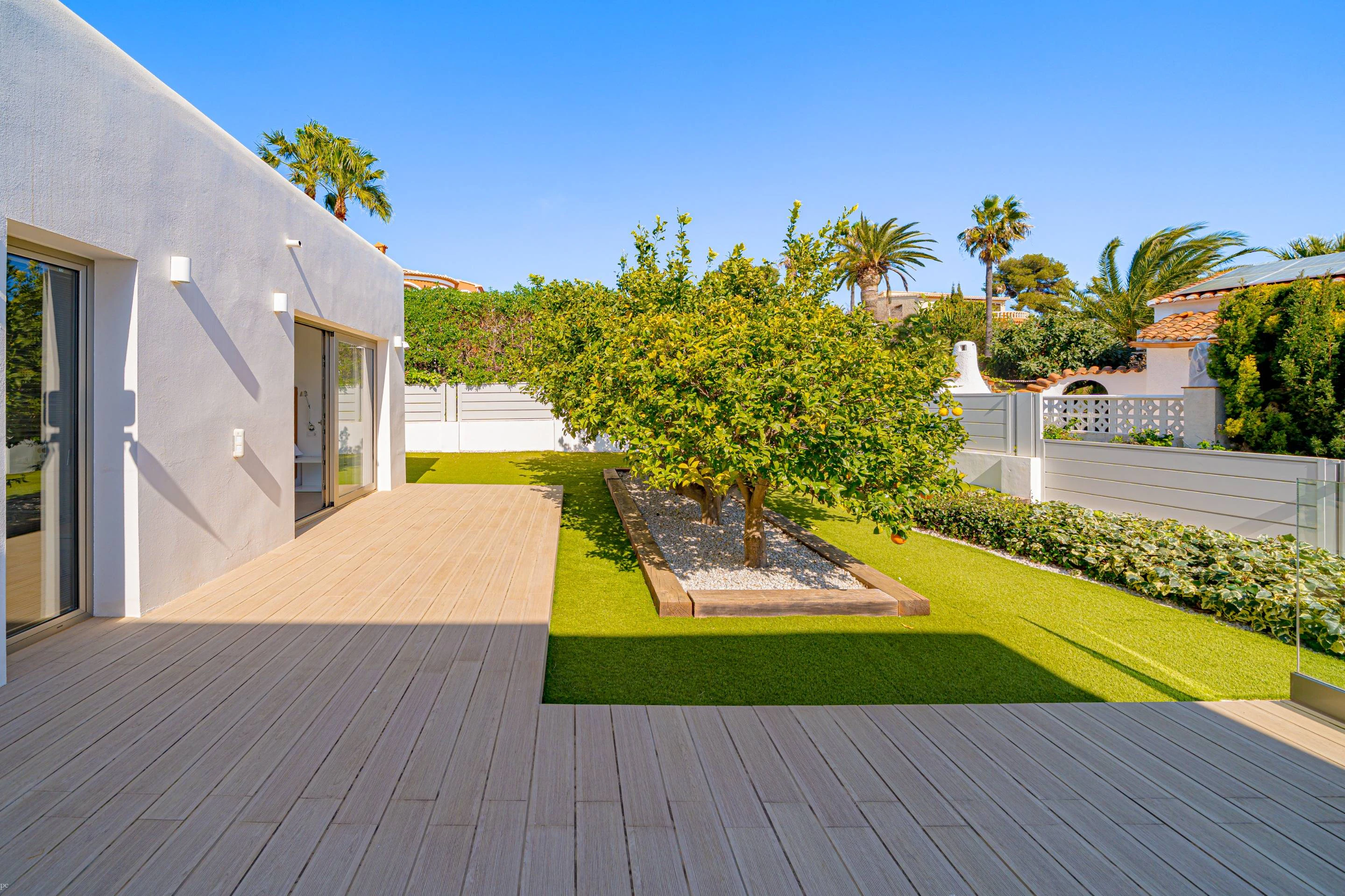 NC6713 - Villa Marian, moderne villa met zeezicht te koop in Javea, Balcon al Mar