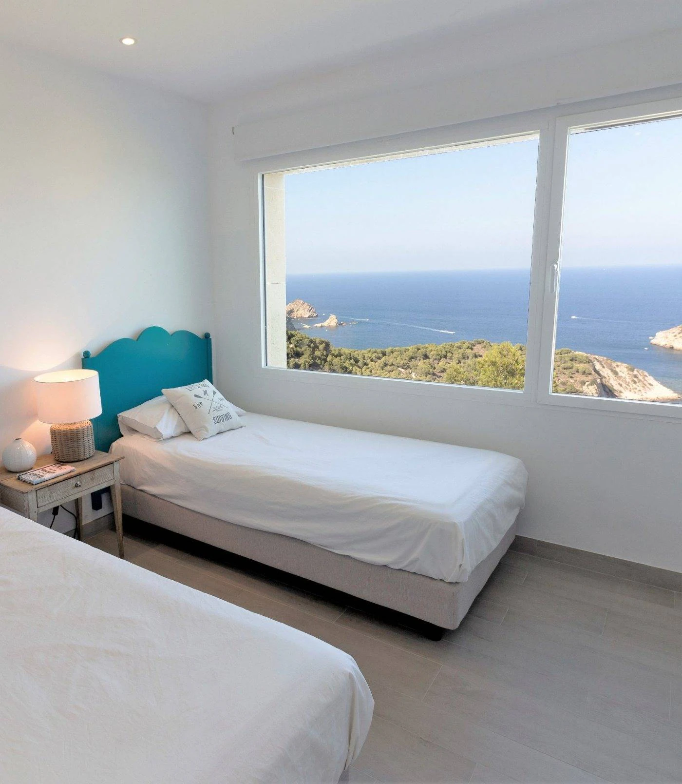NC6656 - Villa Portichol. Onlangs gerenoveerde villa met panoramisch zeezicht te koop in Javea.