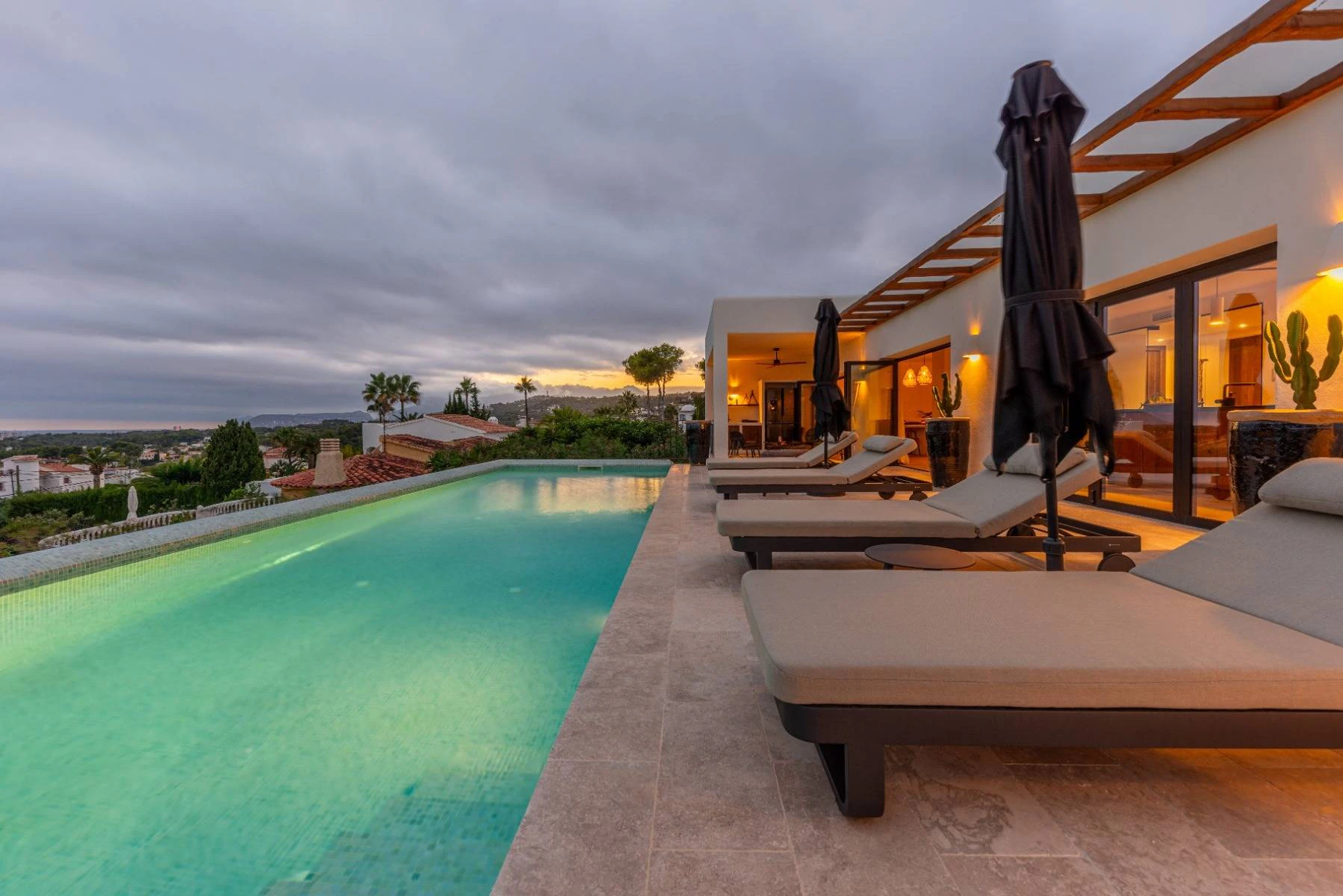 Villa de diseño de lujo en venta en el prestigioso barrio de San Jaime, en Moraira