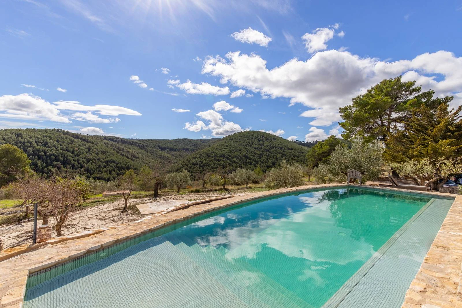 NC6701 - Finca La Paz. Prachtige finca op 18 hectare te koop in Torremanzanas.
