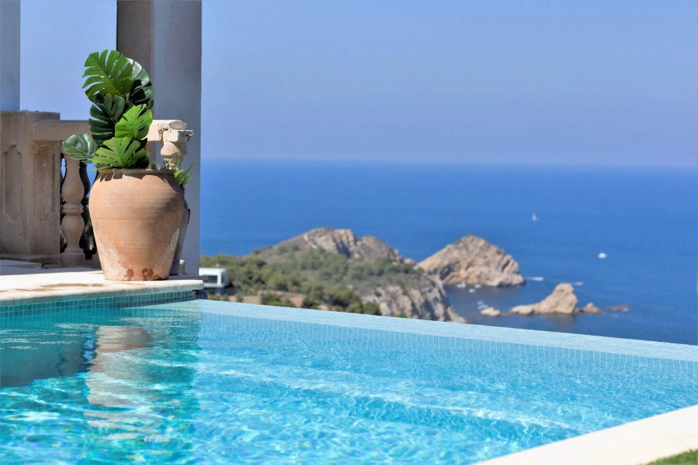 NC6656 - Villa Portichol. Onlangs gerenoveerde villa met panoramisch zeezicht te koop in Javea.