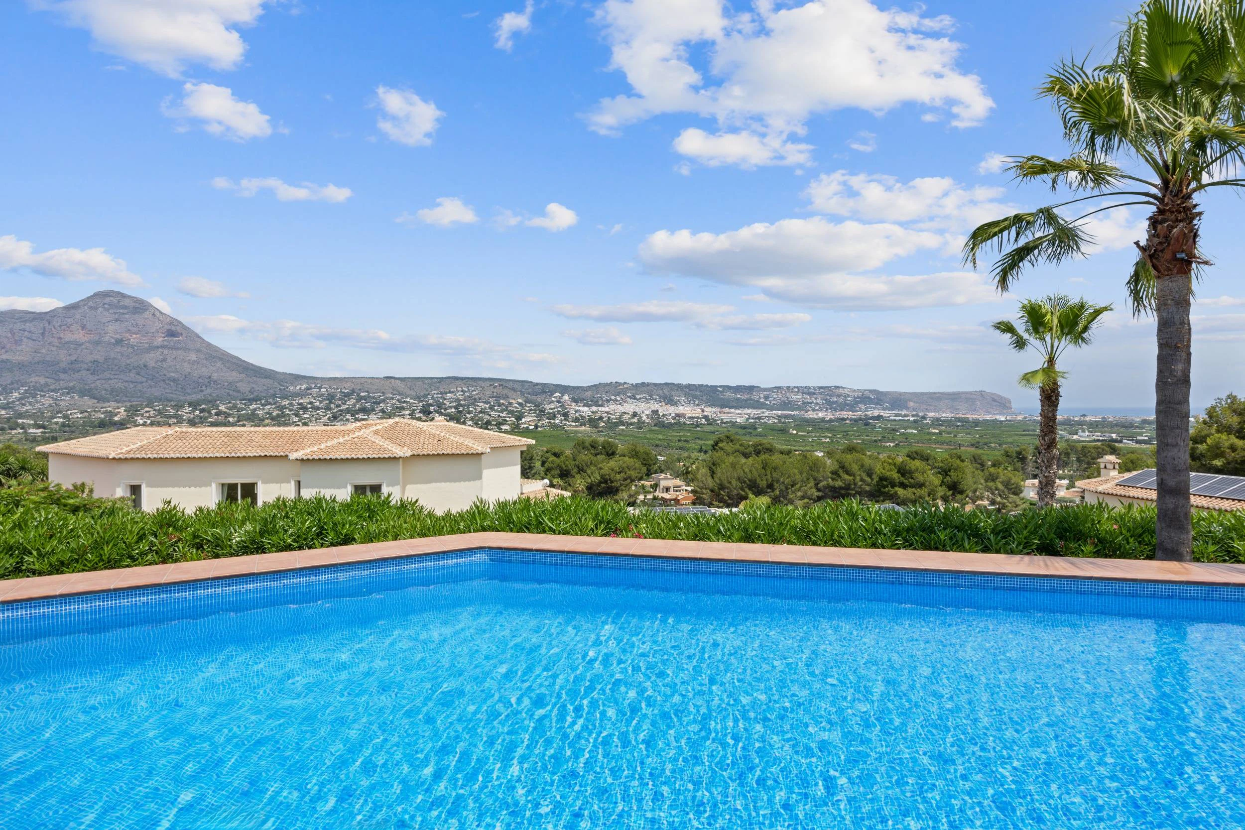 NC6697 - Villa Montgo. Villa te koop in Jávea met panoramisch uitzicht.