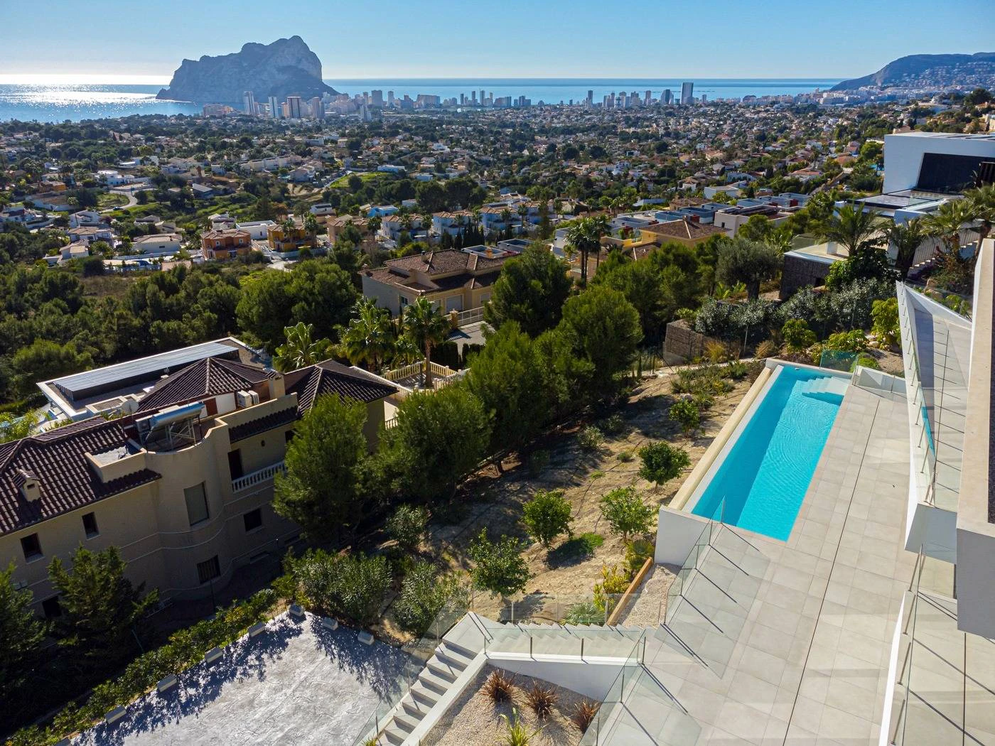 PG6349 - Villa Luna Azul - Ongelooflijk panoramisch uitzicht op zee en de Peñon de Ifach. Benissa.