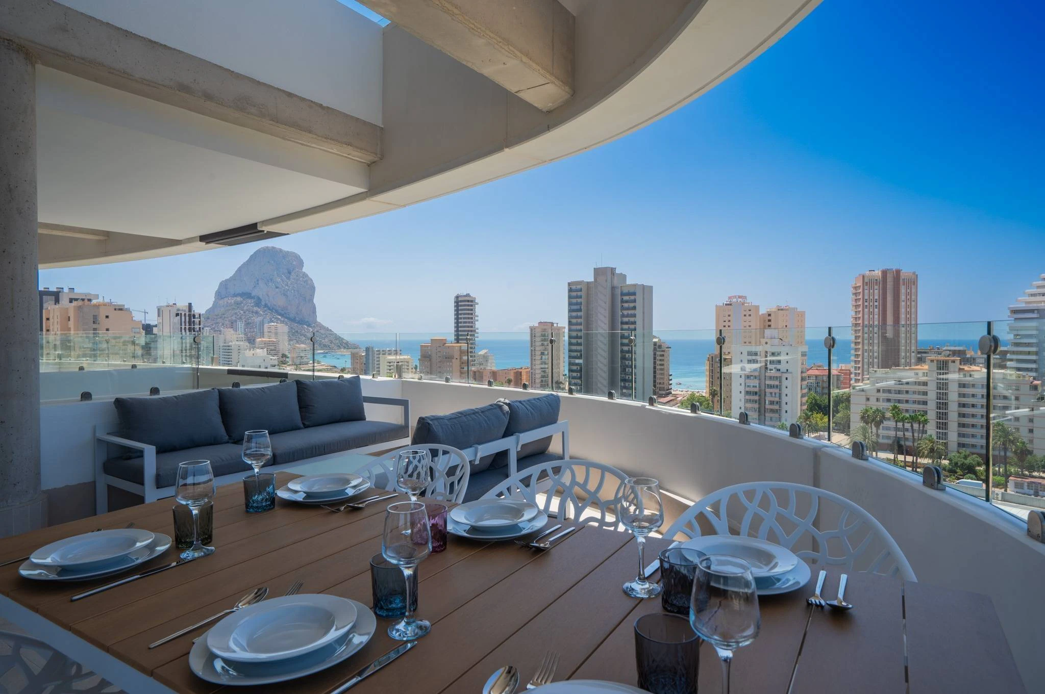 Apartamento de 2 dormitorios de lujo a la venta en Calpe – Exclusividad junto al Mediterráneo