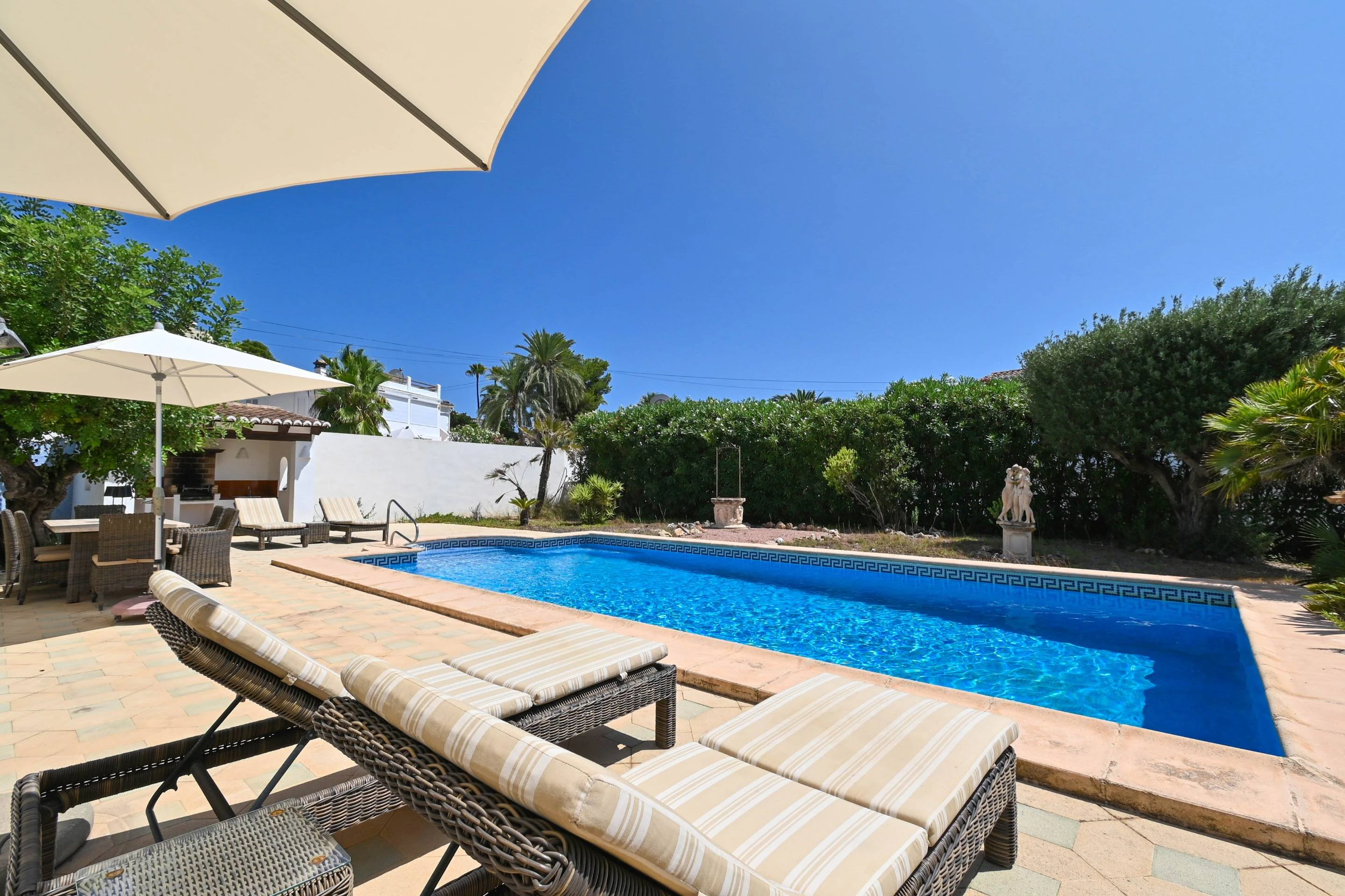 Villa Blanca Vista - Elegante villa mediterránea a la venta en Moraira