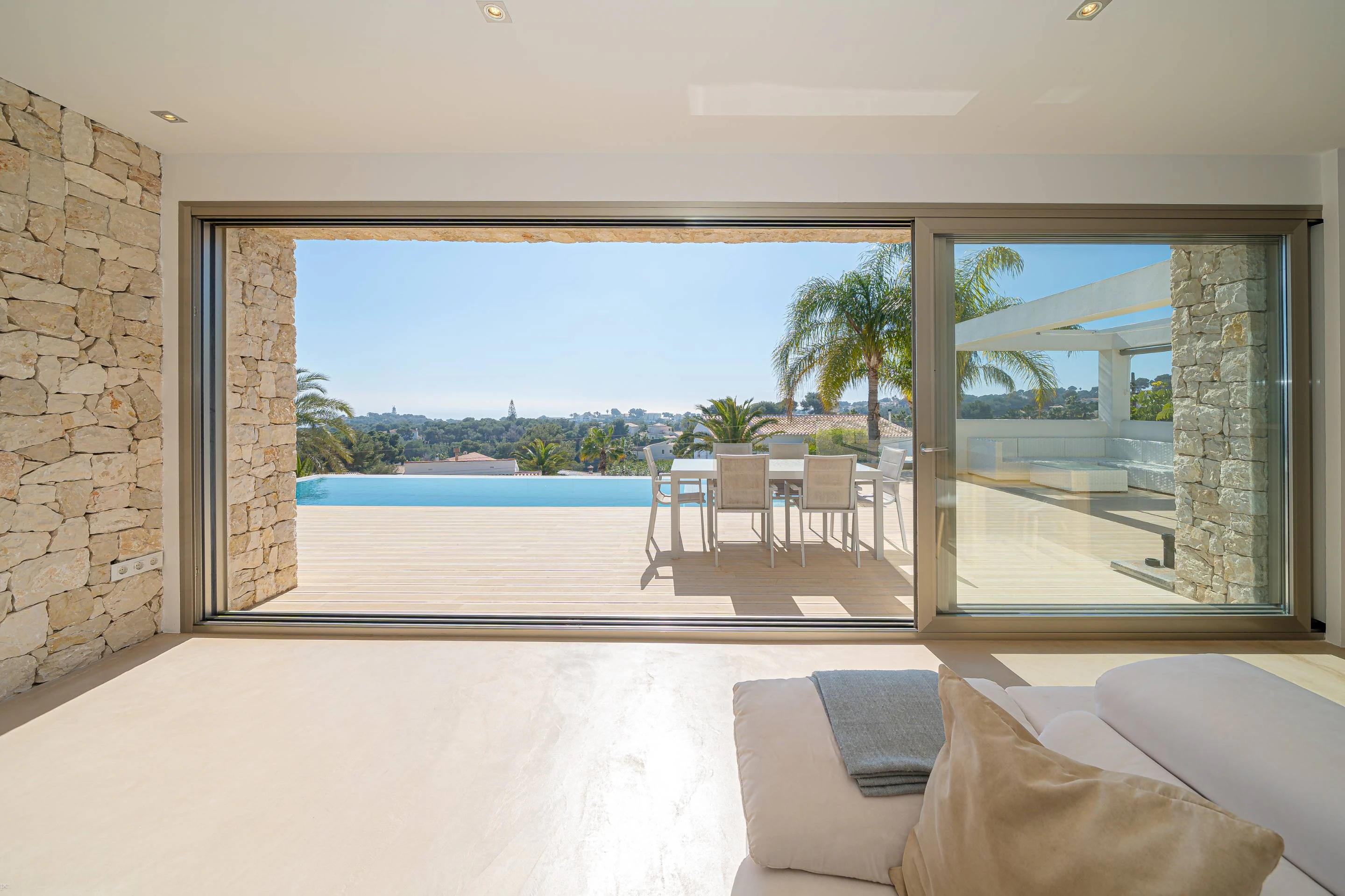 NC6713 - Villa Marian, moderne villa met zeezicht te koop in Javea, Balcon al Mar