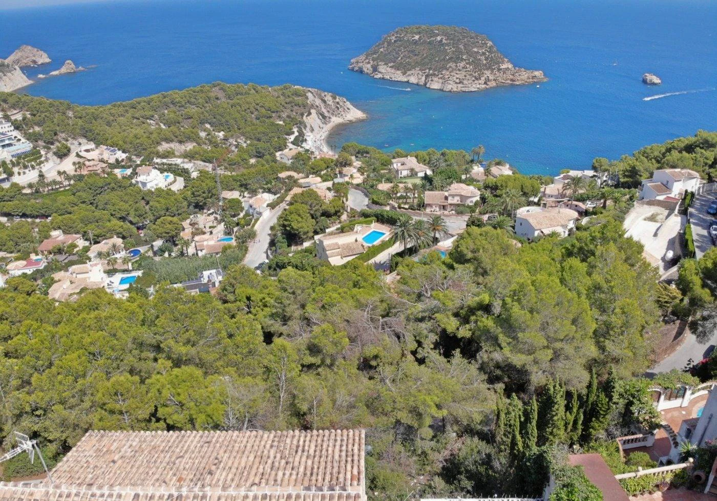NC6656 - Villa Portichol. Onlangs gerenoveerde villa met panoramisch zeezicht te koop in Javea.