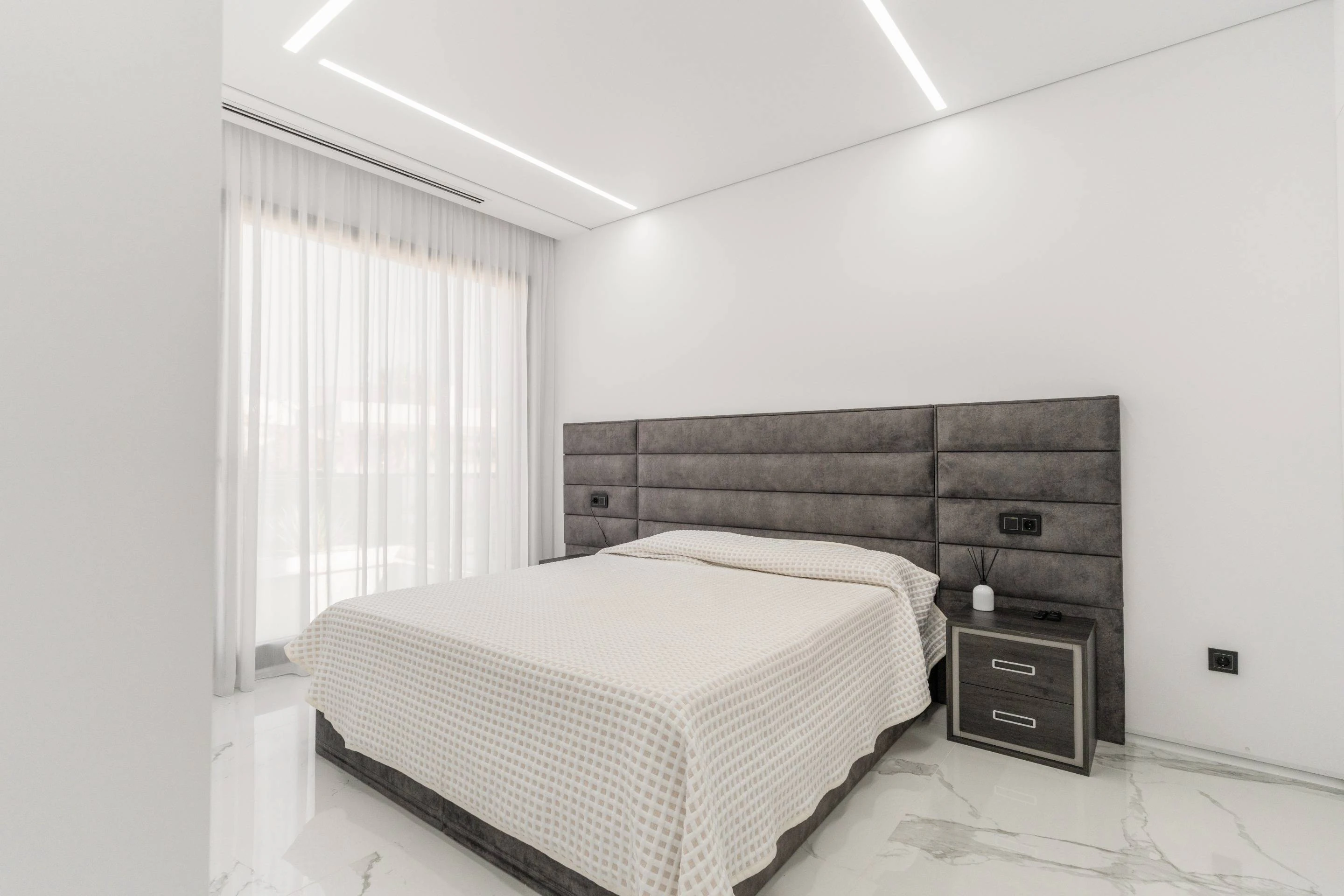 NC6659 - Villa Lisboa. Modern luxury villa in the center of Benidorm