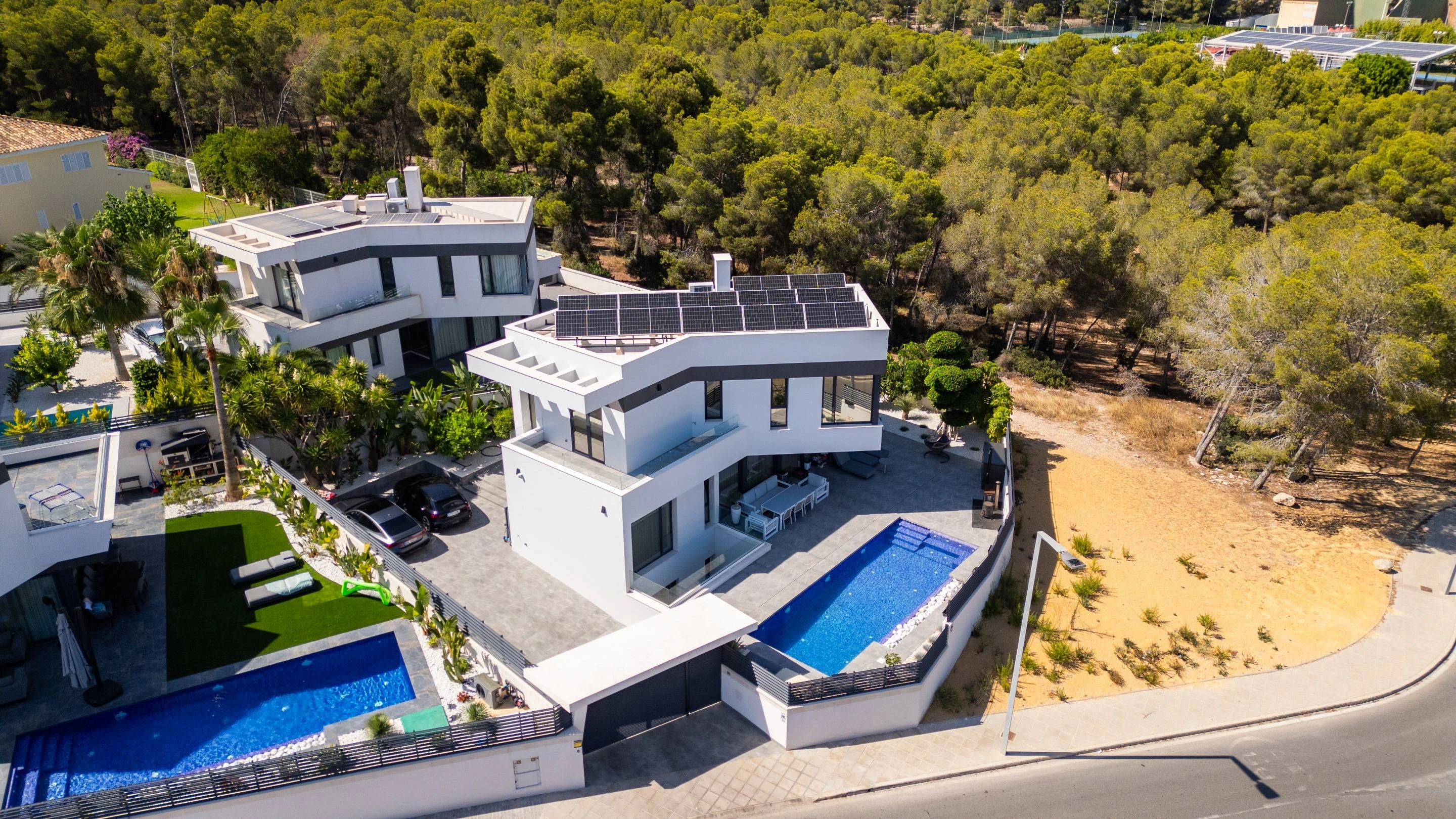 NC6659 - Villa Lisboa. Modern luxury villa in the center of Benidorm