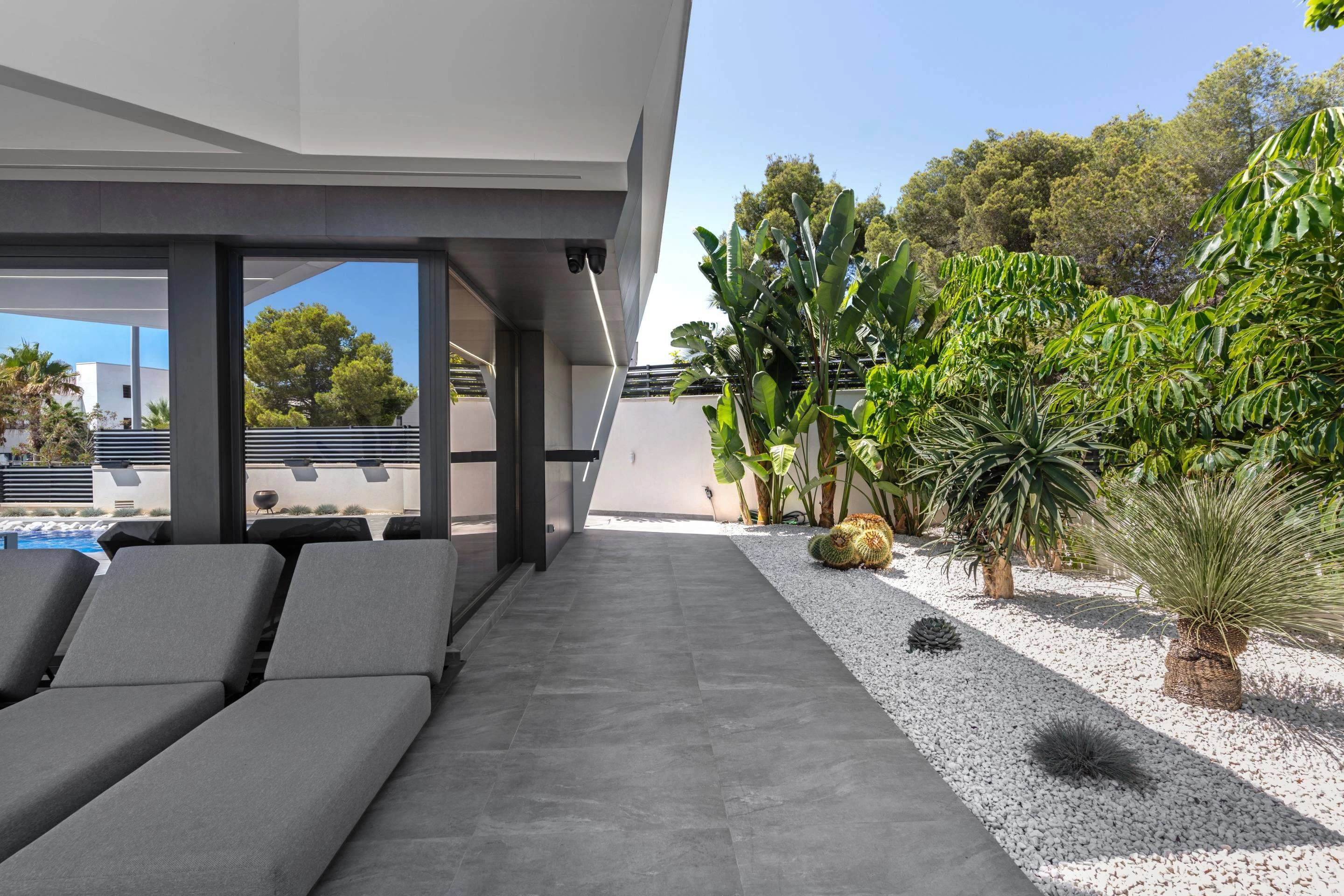 NC6659 - Villa Lisboa. Modern luxury villa in the center of Benidorm