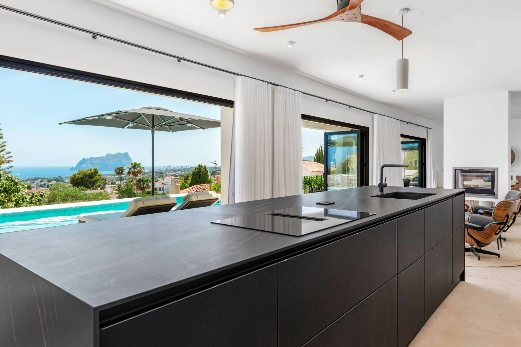 Villa de diseño de lujo en venta en el prestigioso barrio de San Jaime, en Moraira