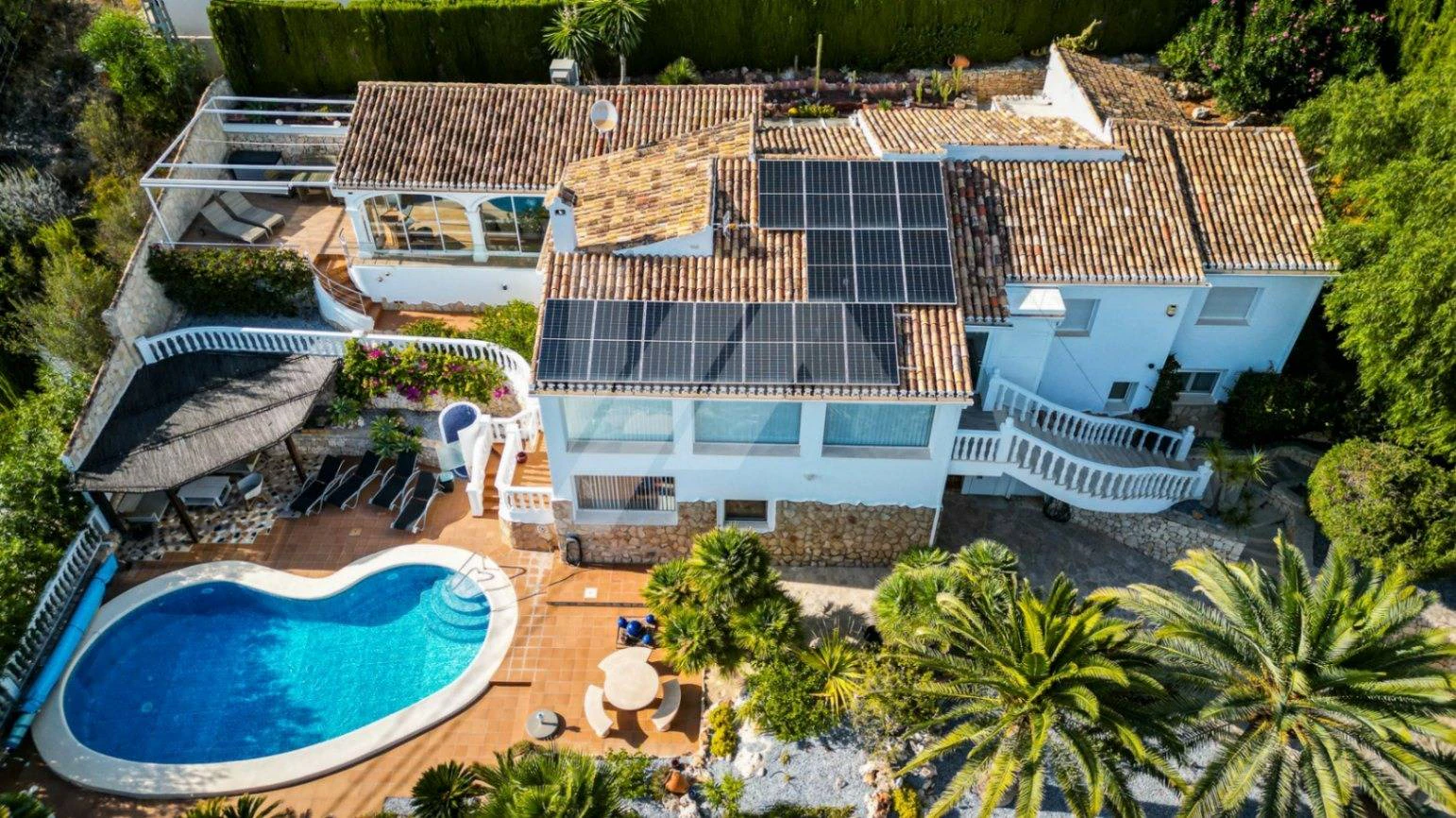 Villa Mirador. Villa en venta en Moraira con vistas panorámicas al mar.