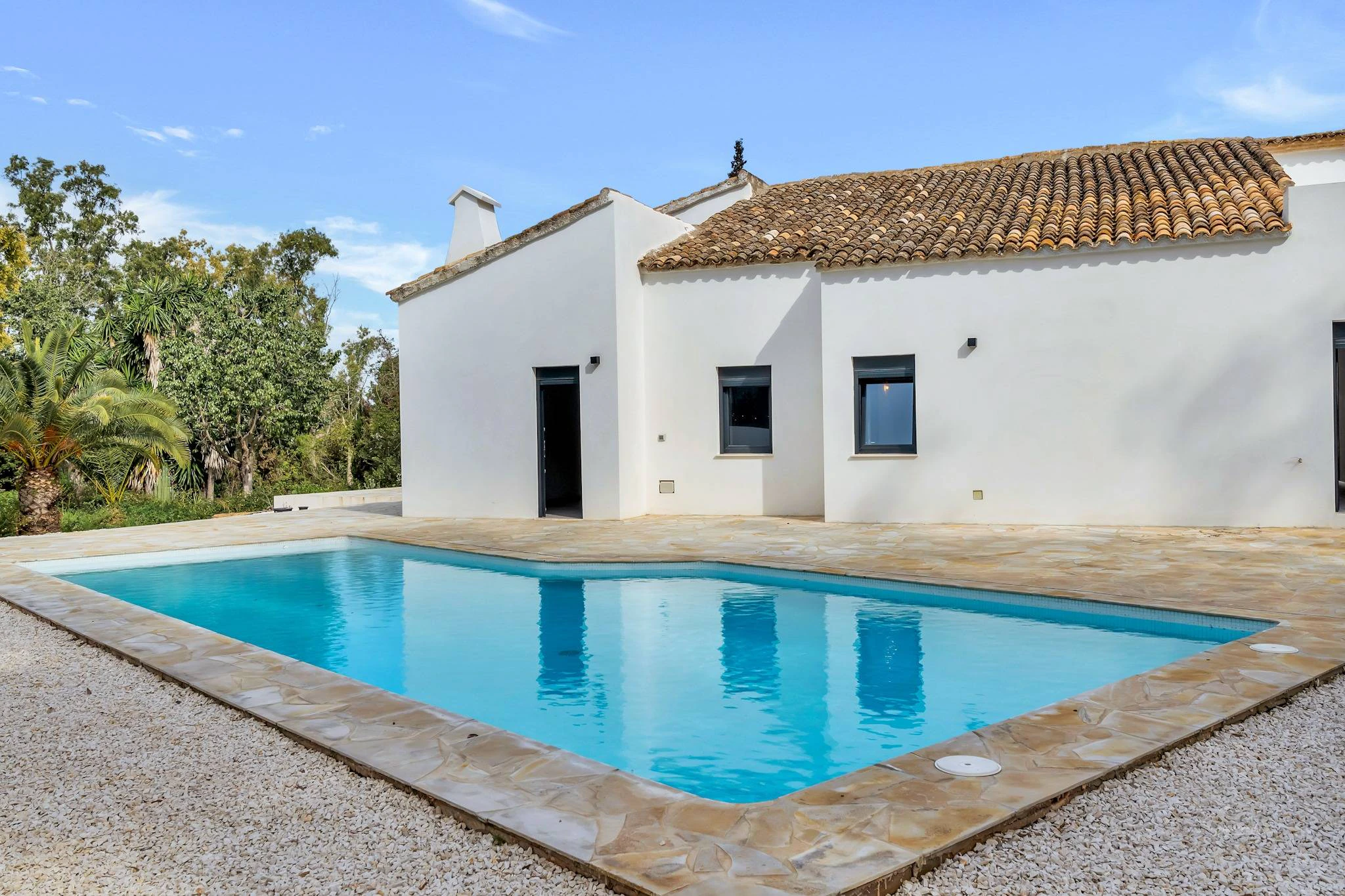 NC6602 - Finca Granadella. Volledig gerenoveerde finca op een ruim perceel met binnenplaats.