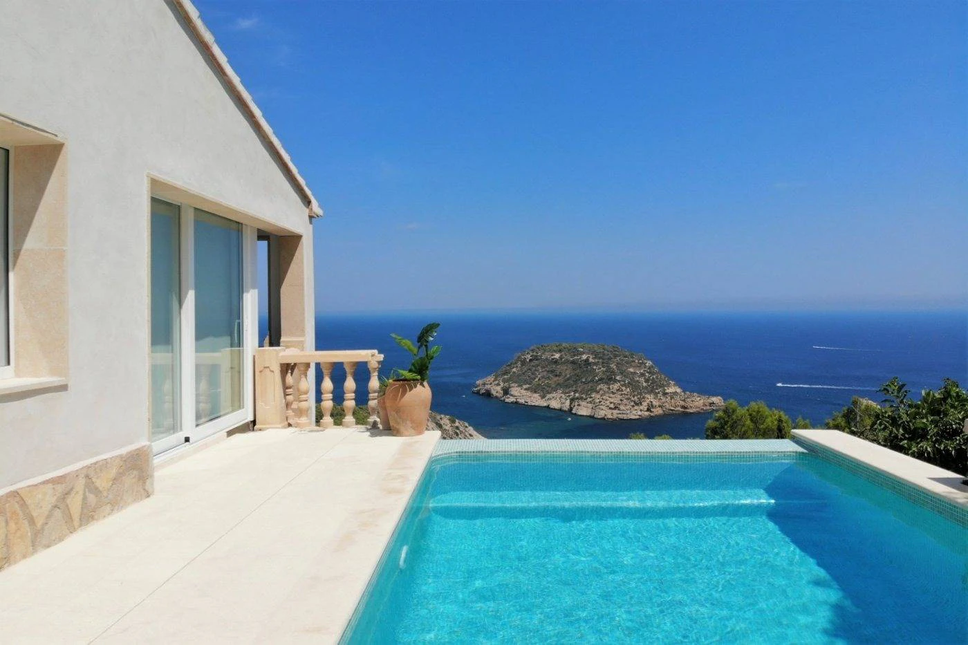 NC6656 - Villa Portichol. Onlangs gerenoveerde villa met panoramisch zeezicht te koop in Javea.