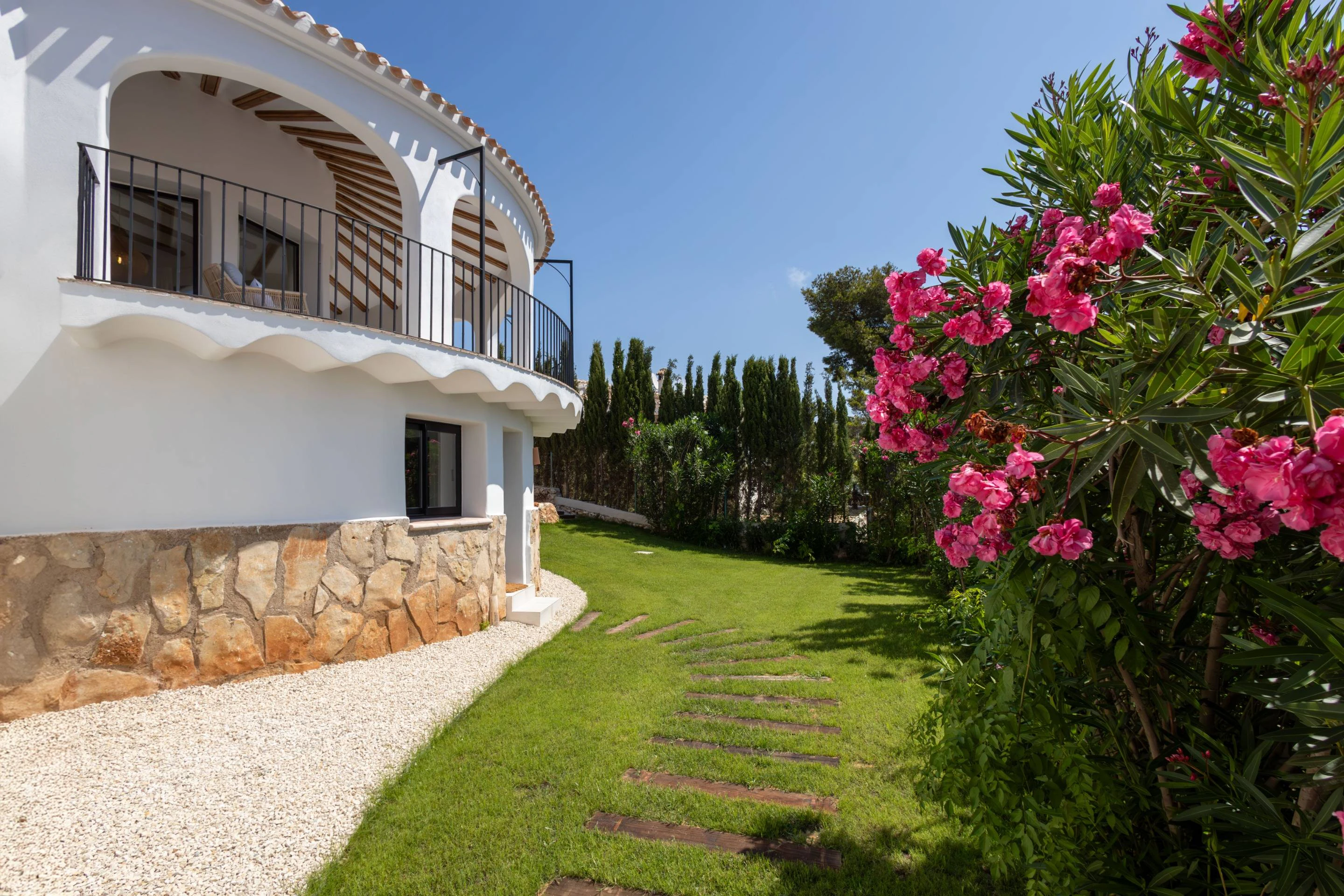 NC6655 - Villa Siesta. Onlangs gerenoveerde villa te koop in Javea met uitzicht op zee.