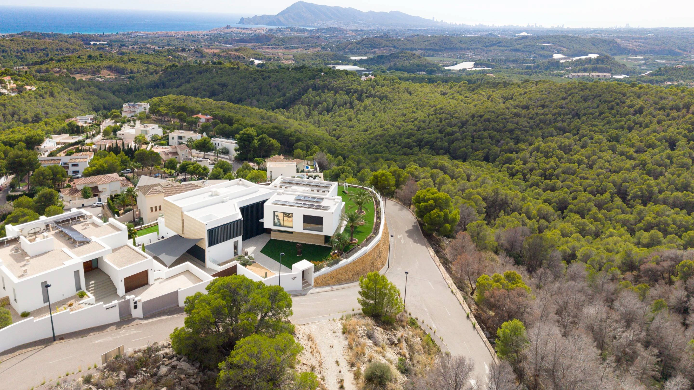 NC6658 - Villa Luna. Luxe woning te koop in Altea met panoramisch uitzicht.