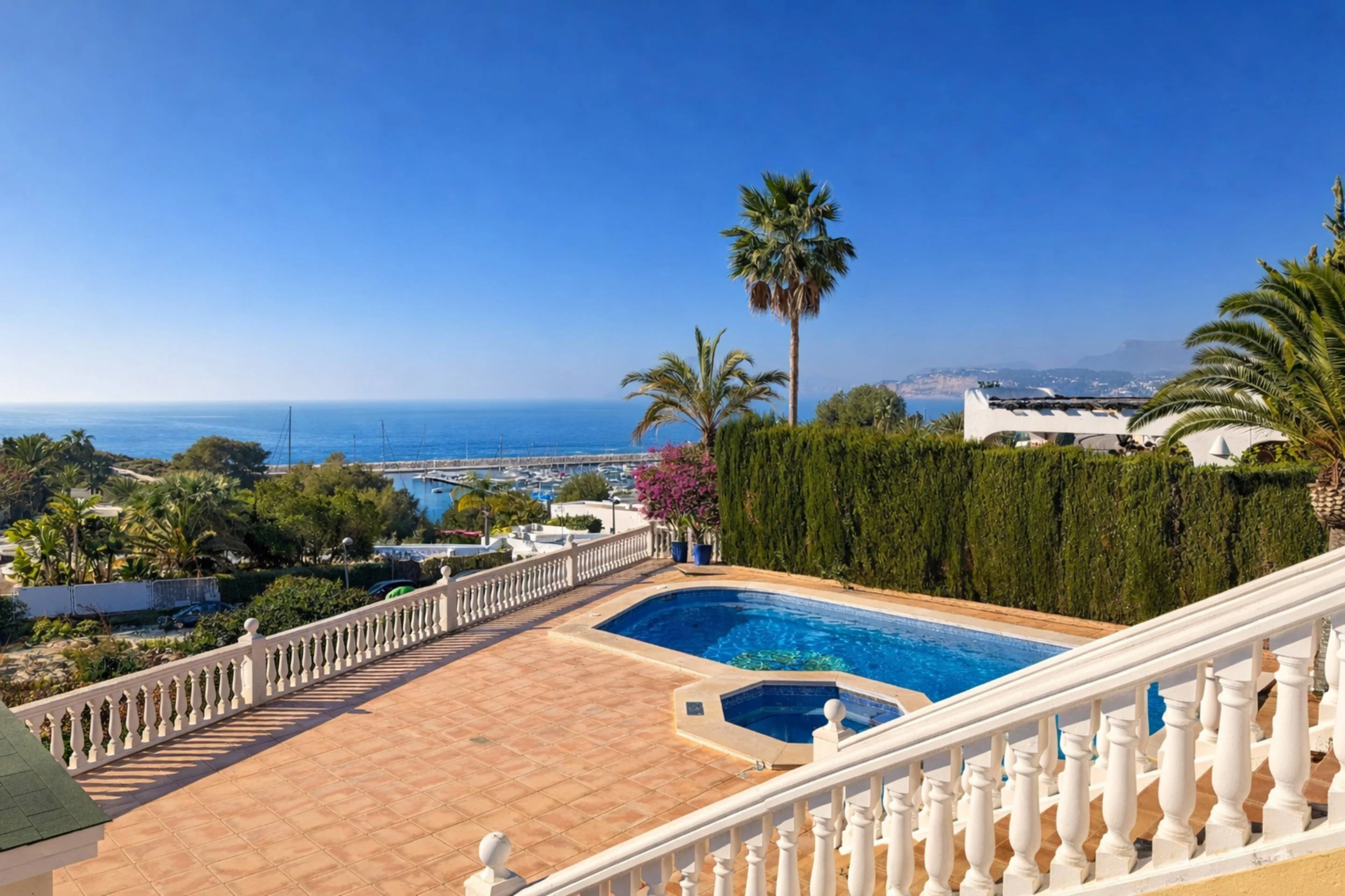NC6717 - Villa Nautica. Mediterrane villa met uitzicht op zee en jachthaven te koop in Moraira.