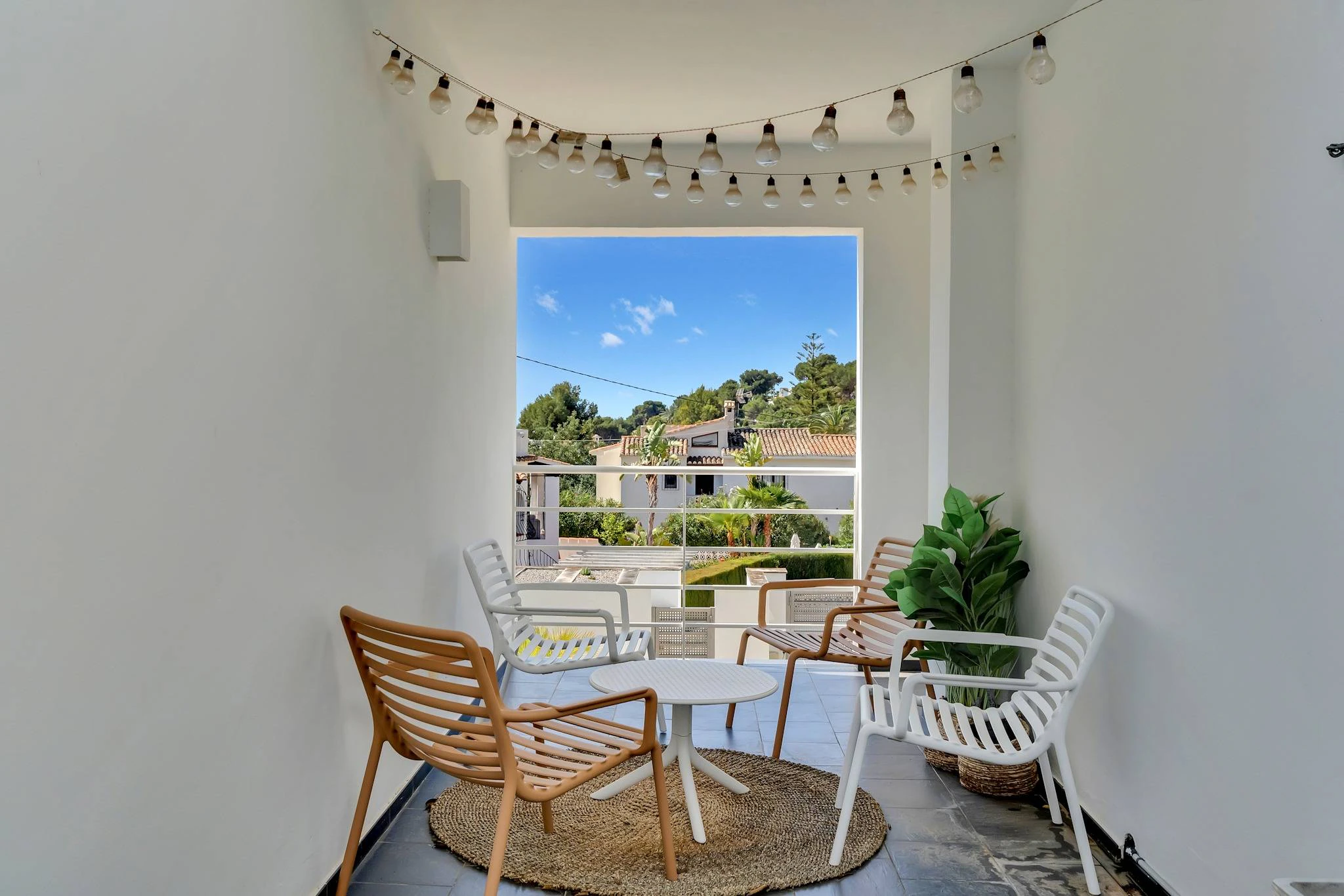 Villa Lucia. Villa moderna en venta a poca distancia de la playa de Portet.