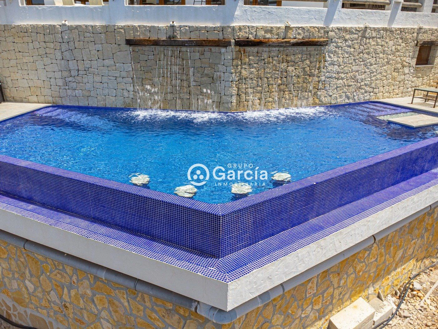Villa en primera línea en venta en Jávea con increíbles vistas