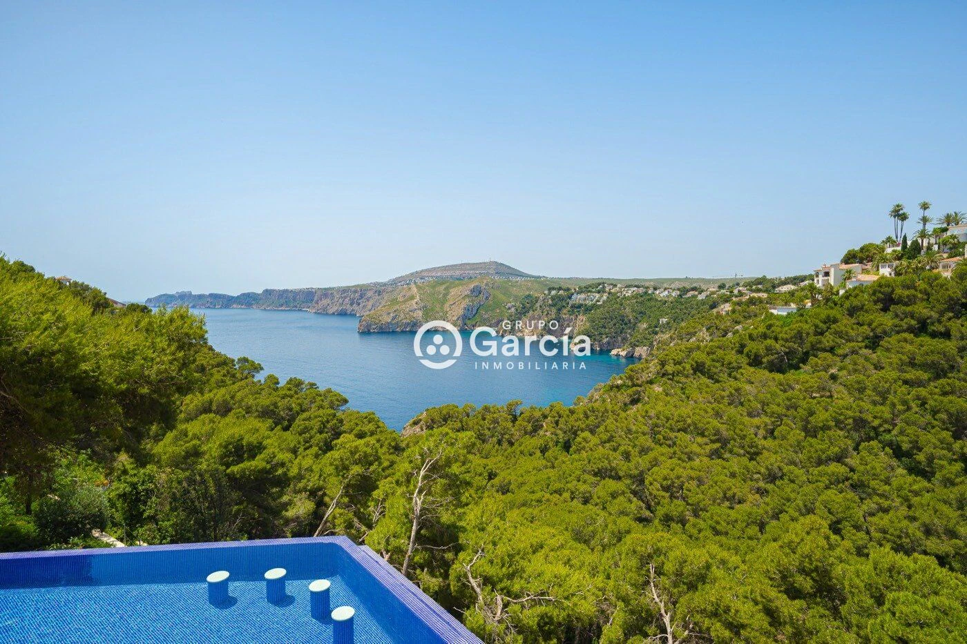 Villa en primera línea en venta en Jávea con increíbles vistas