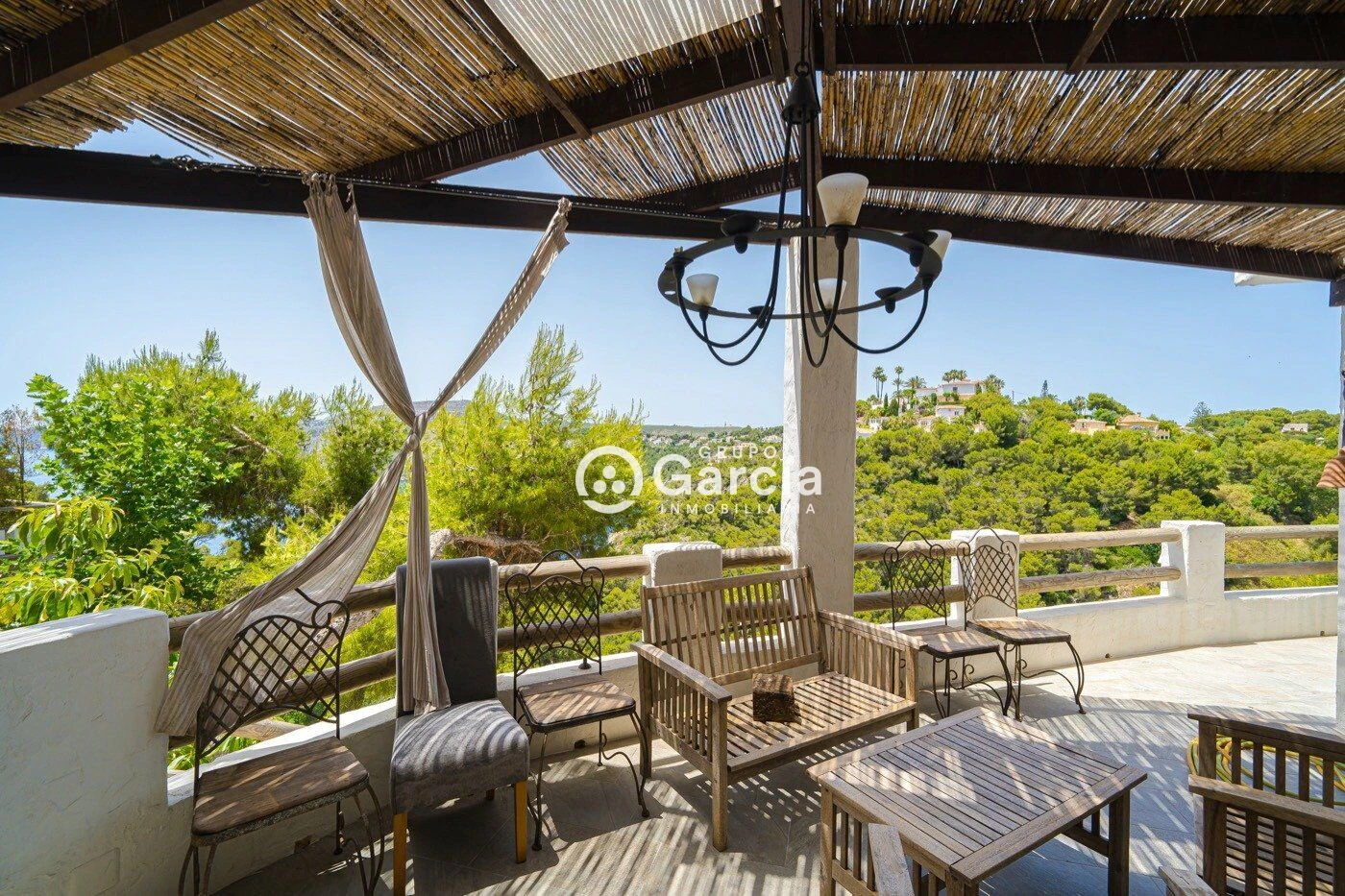 Villa en primera línea en venta en Jávea con increíbles vistas