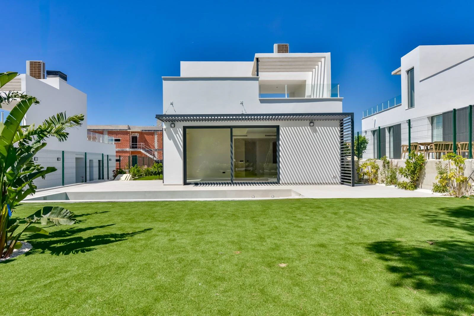 Exclusiva villa contemporánea lista para entrar a vivir en Finestrat, Costa Blanca