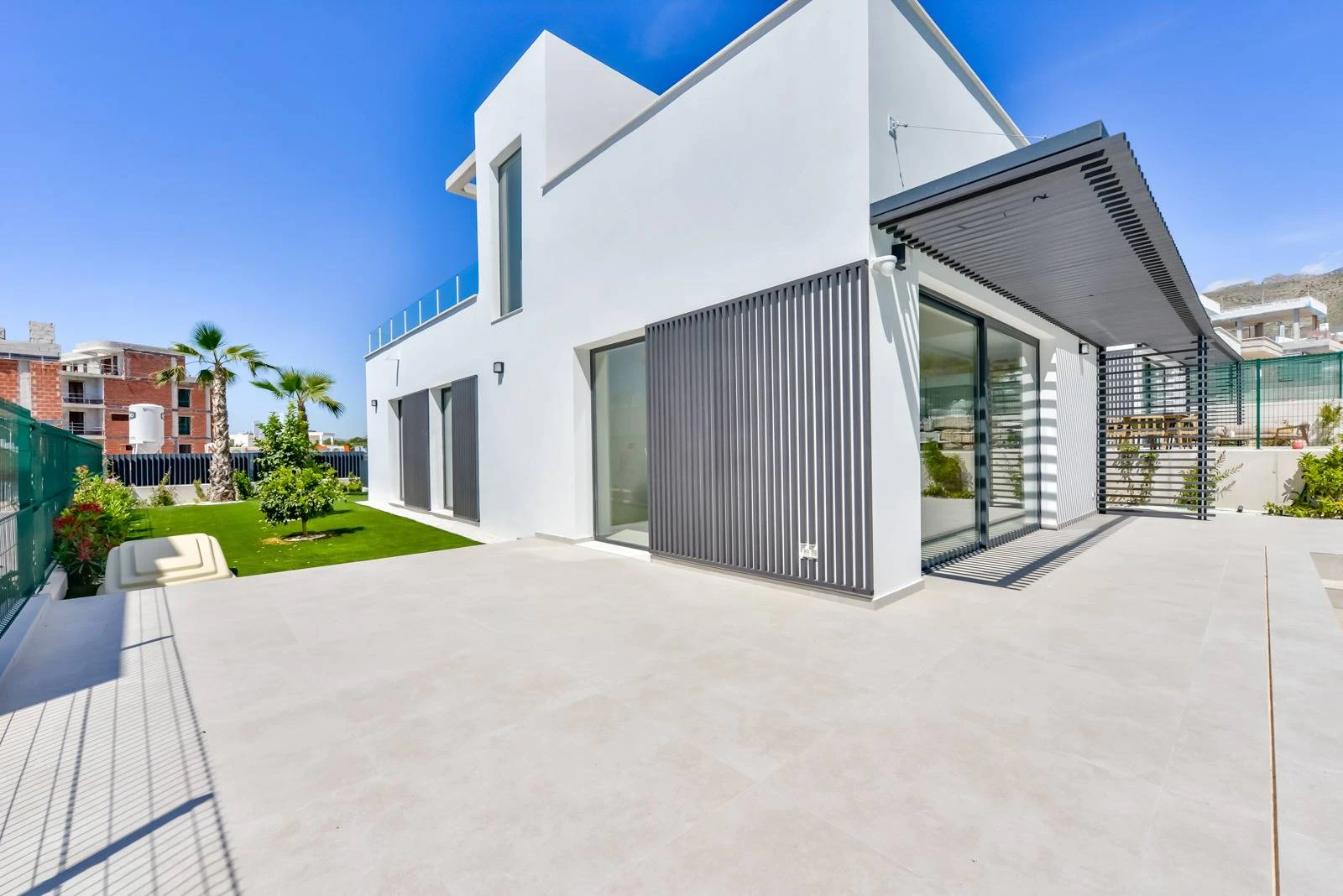 Exclusiva villa contemporánea lista para entrar a vivir en Finestrat, Costa Blanca