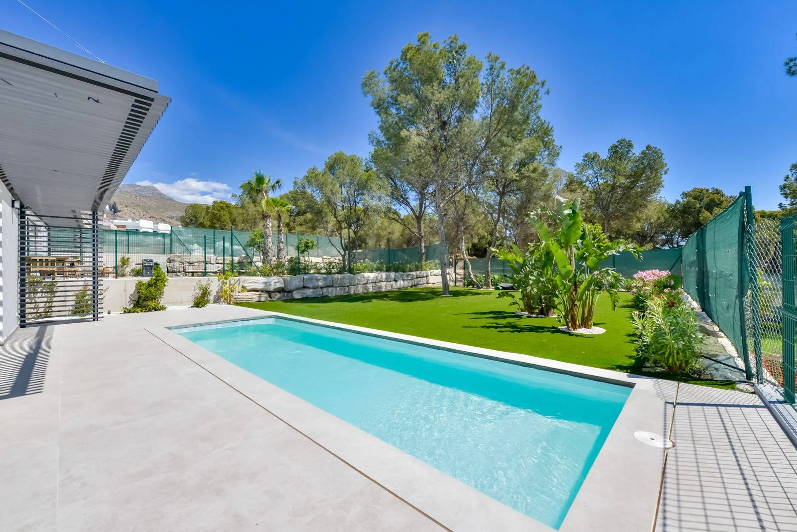 Exclusiva villa contemporánea lista para entrar a vivir en Finestrat, Costa Blanca