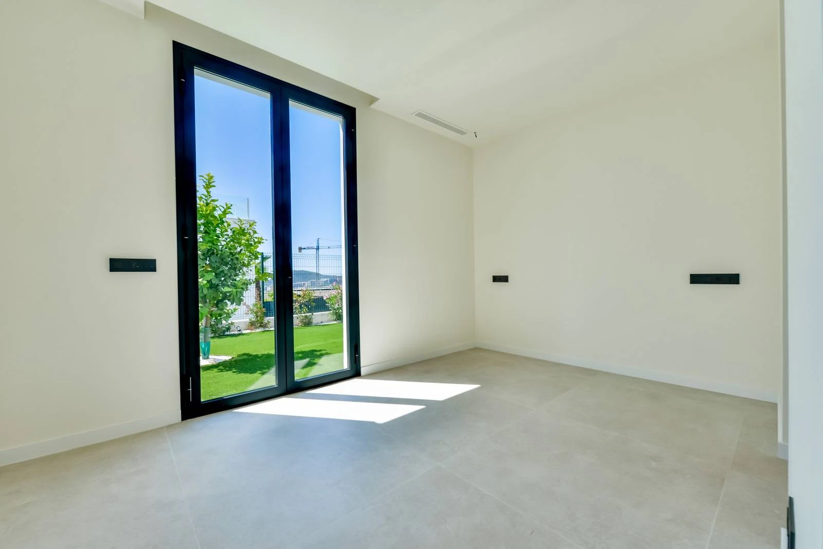 Exclusiva villa contemporánea lista para entrar a vivir en Finestrat, Costa Blanca