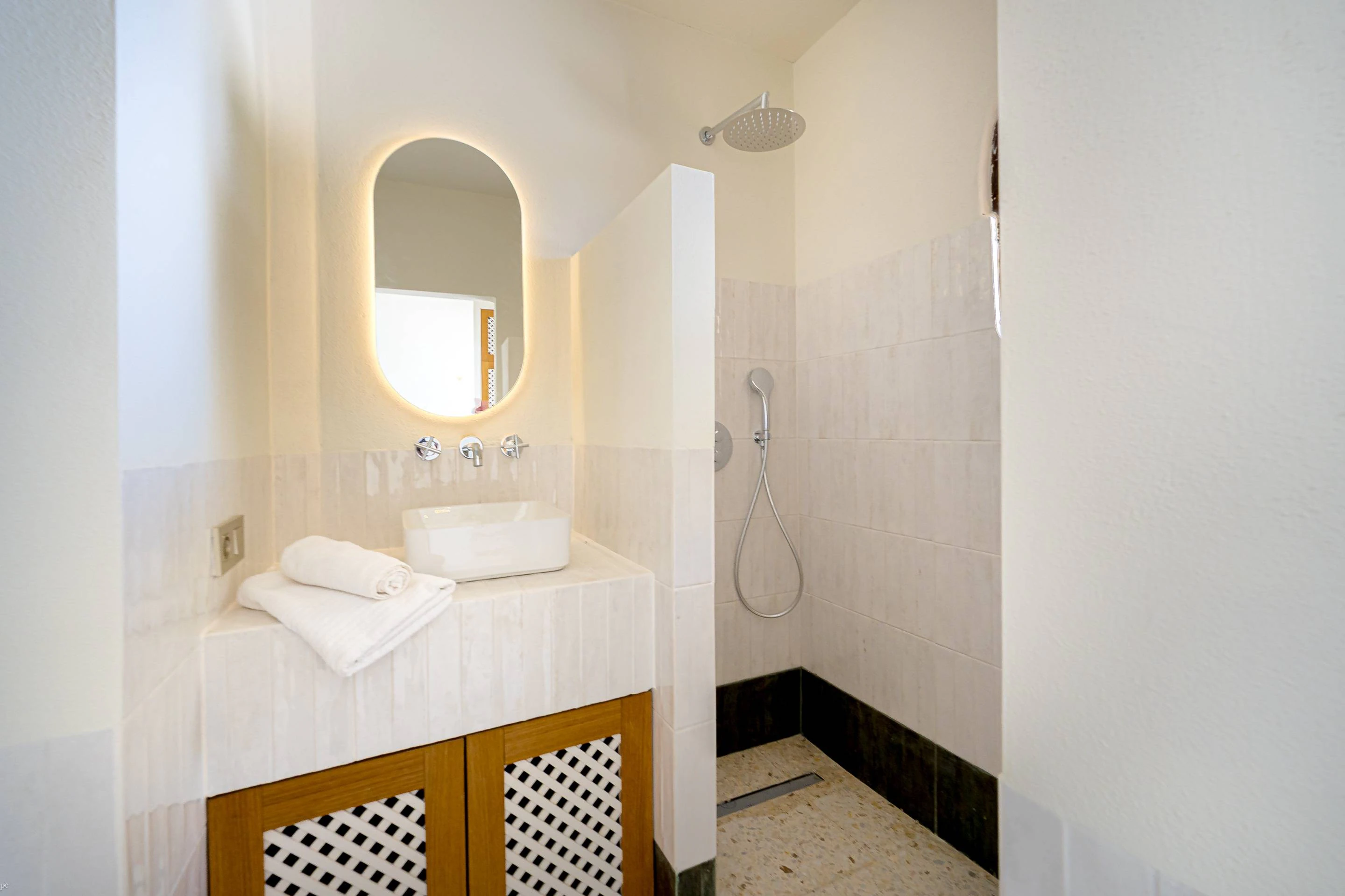Villa Roma. Villa reformada con fantásticas vistas al mar a la venta en Jávea.