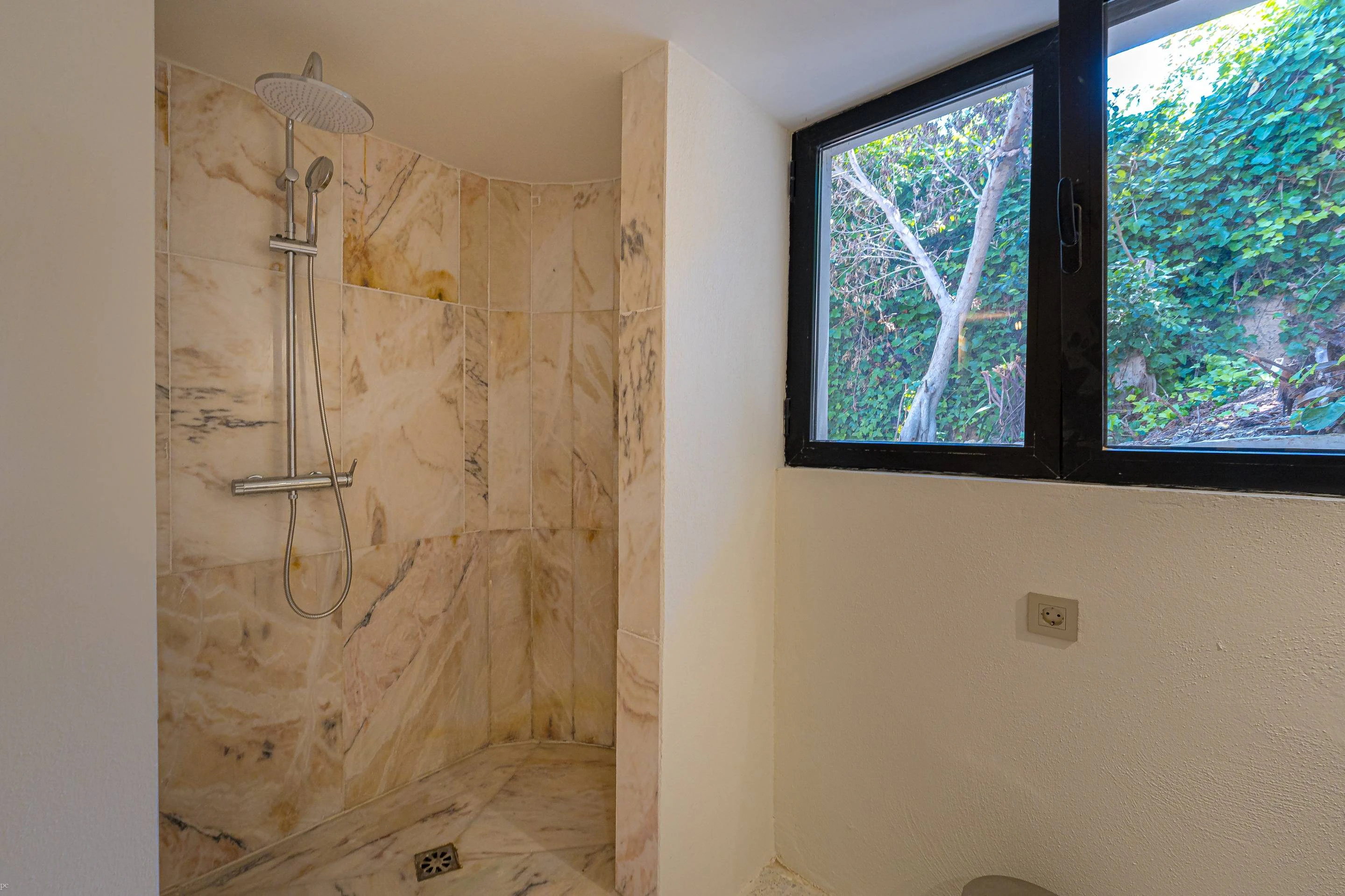 PG6741 - Villa Roma. Gerenoveerde villa met fantastisch open zeezicht te koop in Javea.
