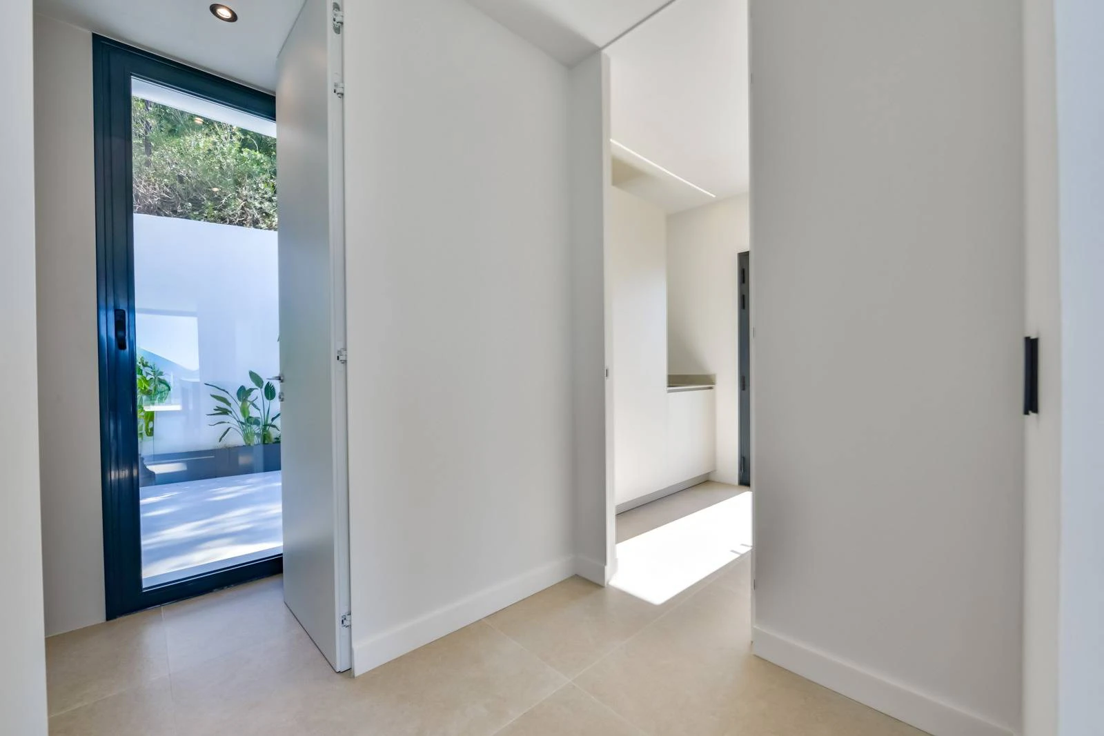 Villa Salónica. Villa contemporánea con excepcionales vistas al mar en venta en Altea Hills.
