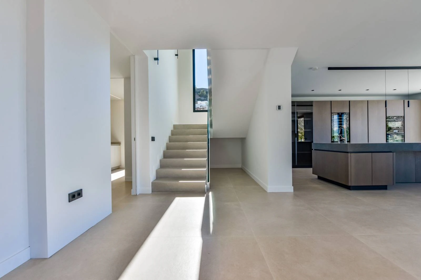 Villa Salónica. Villa contemporánea con excepcionales vistas al mar en venta en Altea Hills.