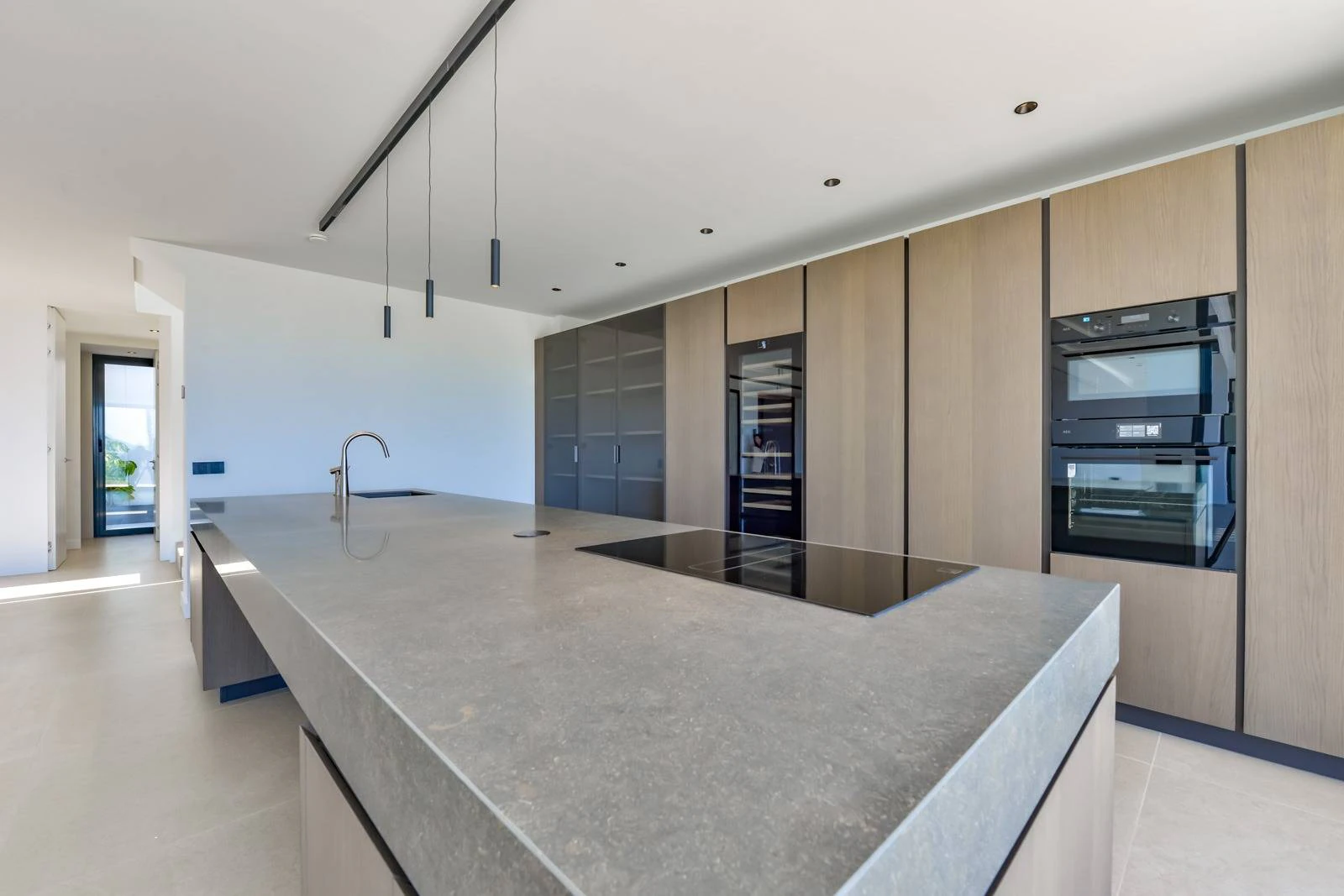 Villa Salónica. Villa contemporánea con excepcionales vistas al mar en venta en Altea Hills.