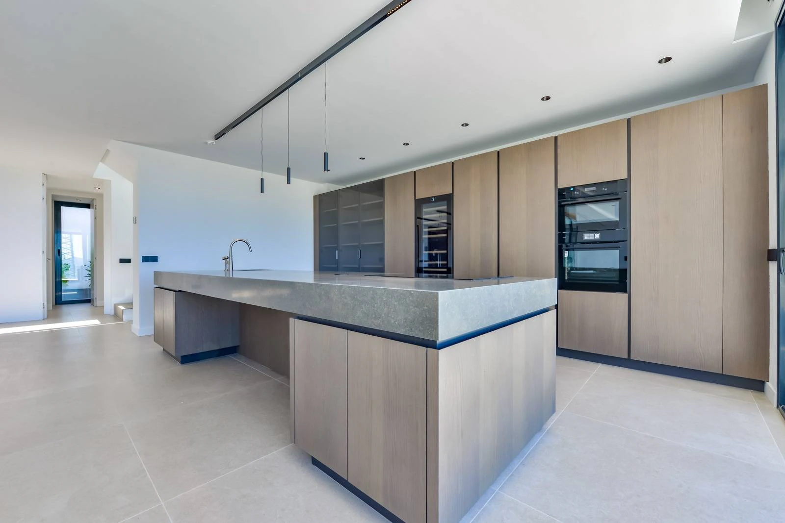 Villa Salónica. Villa contemporánea con excepcionales vistas al mar en venta en Altea Hills.