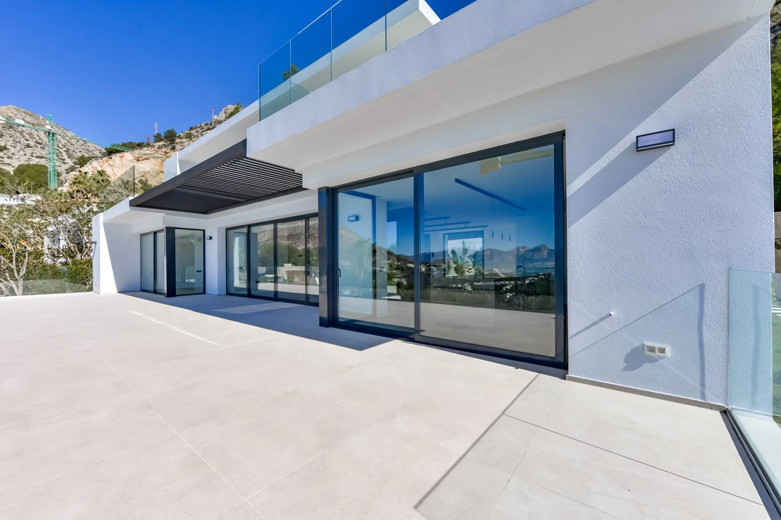 DG6743 - Villa Salonica. Contemporary villa with exceptional sea views for sale in Altea Hills