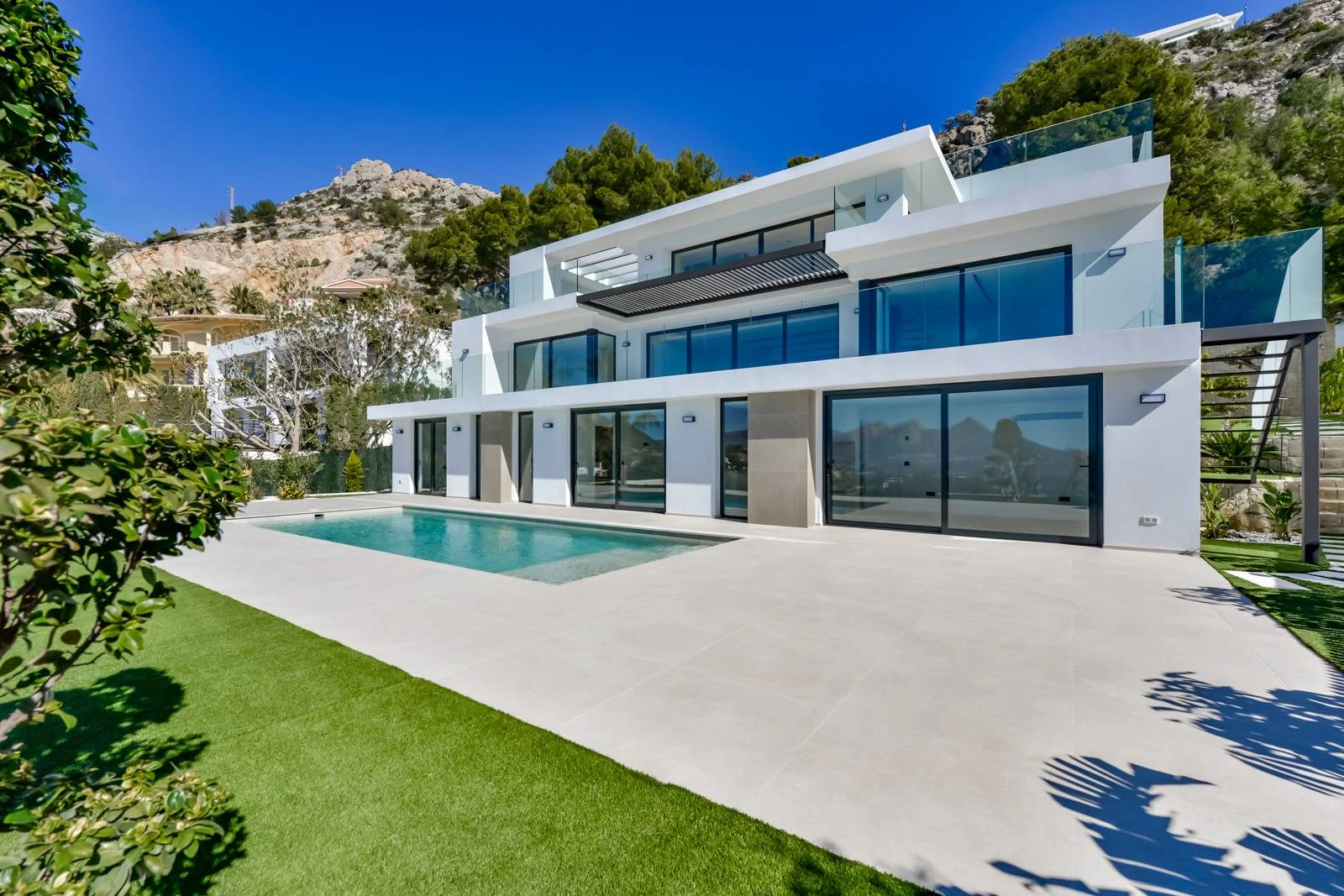 DG6743 - Villa Salonica. Contemporary villa with exceptional sea views for sale in Altea Hills