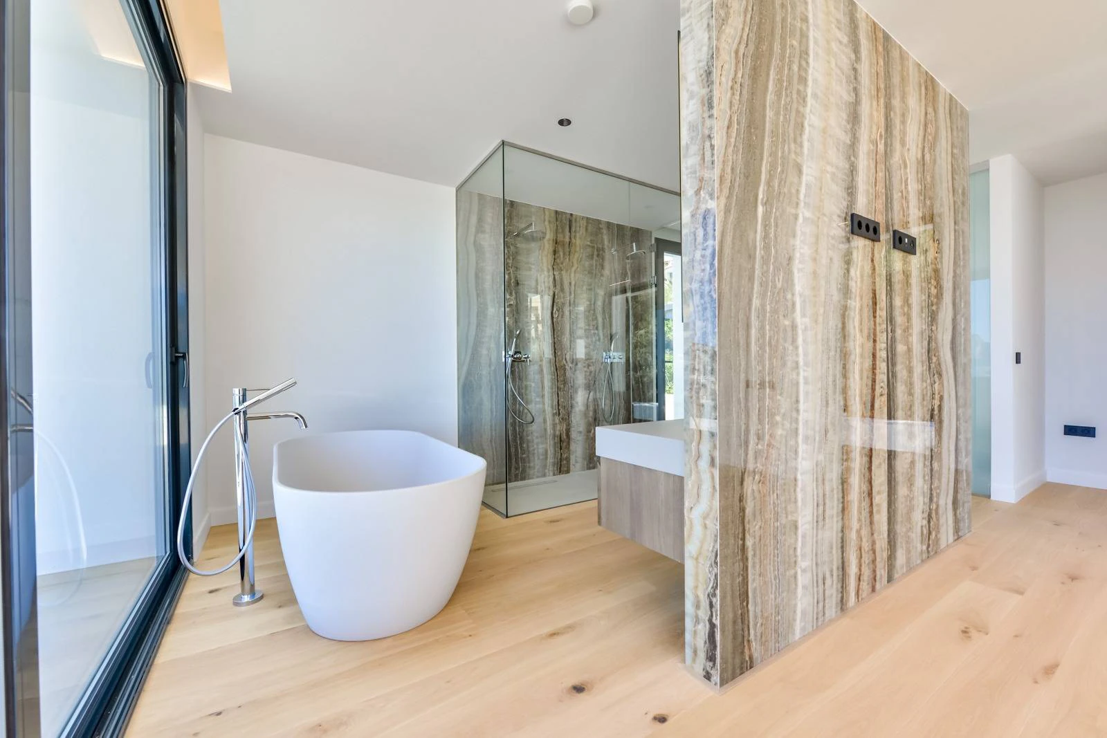 DG6743 - Villa Salonica. Contemporary villa with exceptional sea views for sale in Altea Hills