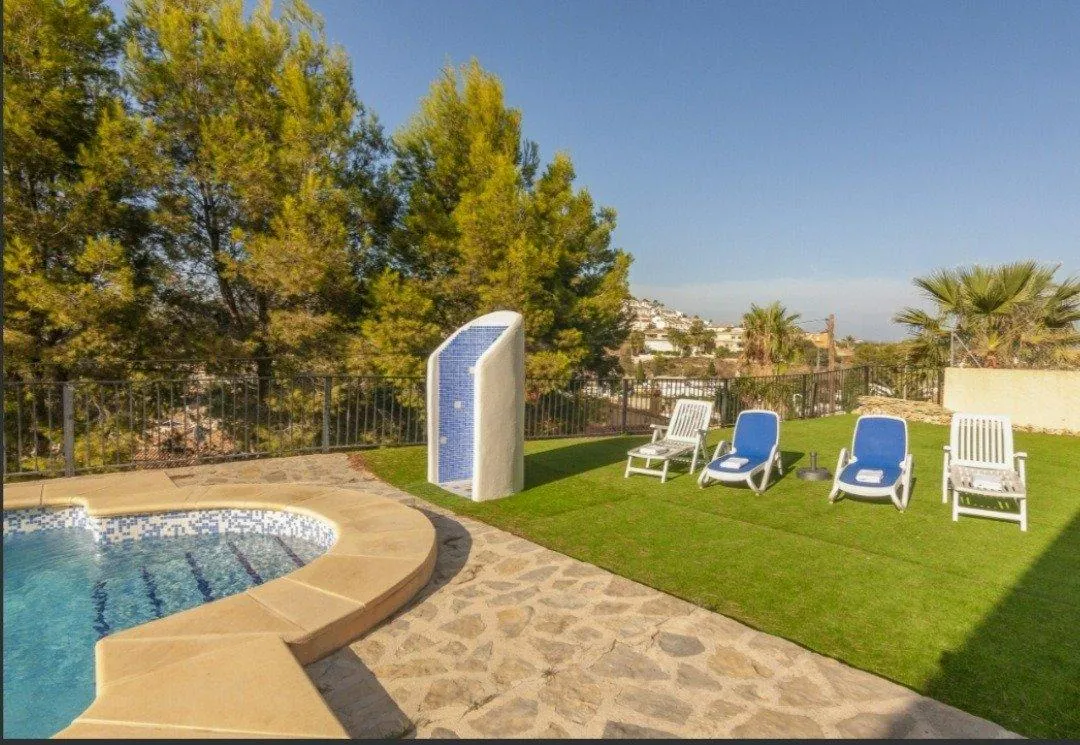 VILLA MIT FREIEM BLICK IN CALPE.