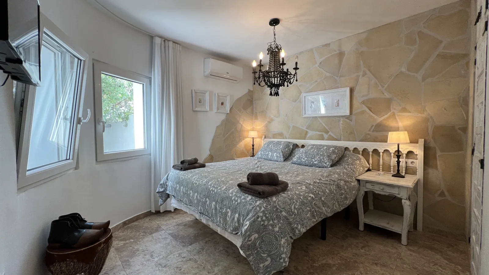 Preciosa villa reformada de 3 dormitorios con piscina privada nueva en una zona residencial privilegiada