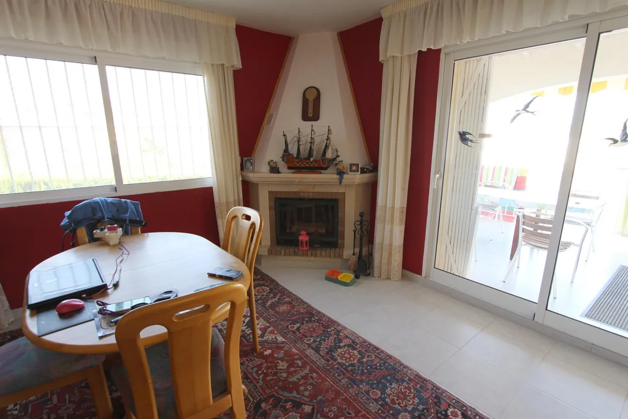 SPACIOUS AND SPACIOUS VILLA IN CALPE