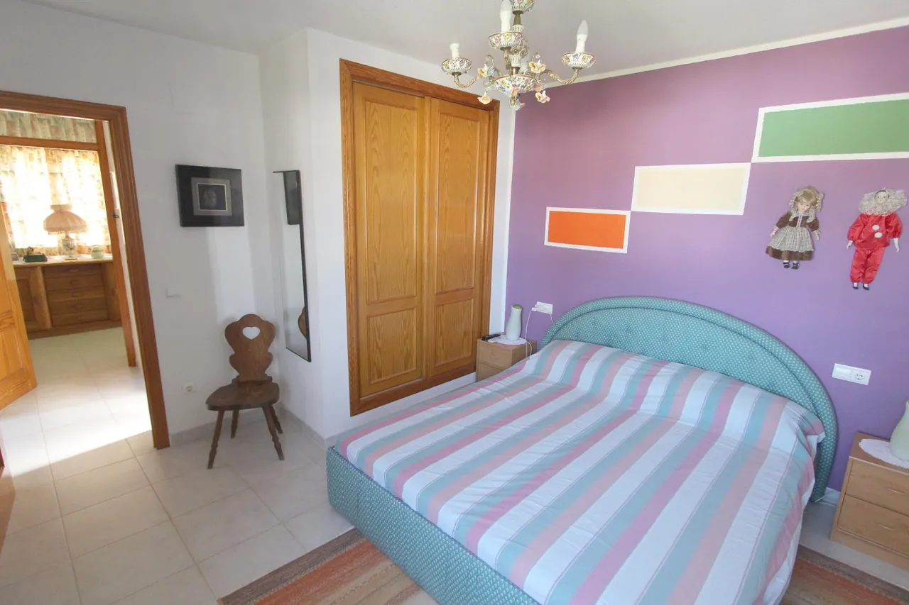 SPACIOUS AND SPACIOUS VILLA IN CALPE