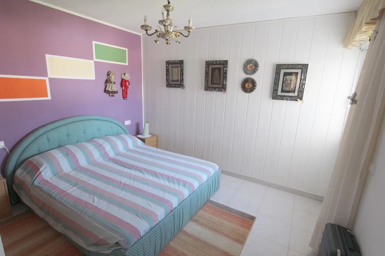 SPACIOUS AND SPACIOUS VILLA IN CALPE