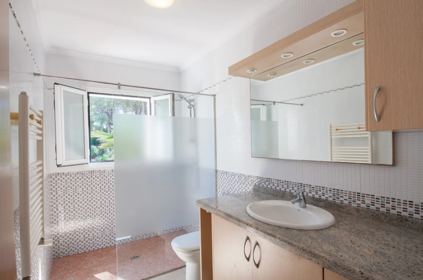 Villa con Vistas al Mar y Privacidad en Jávea – Costa Nova