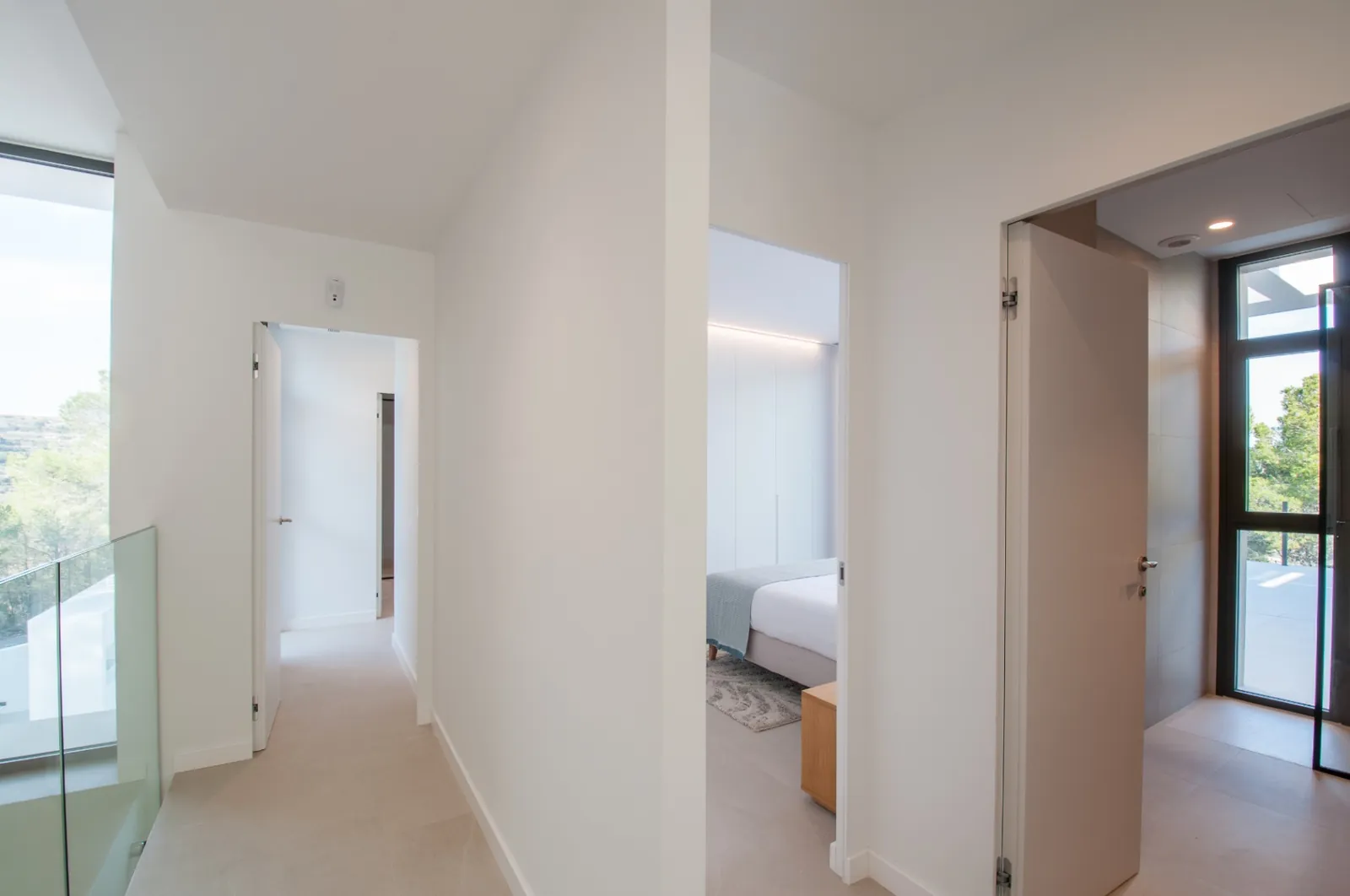 NEW CONSTRUCTION VILLA IN MORAIRA, LOCATED IN THE BENIMEIT AREA