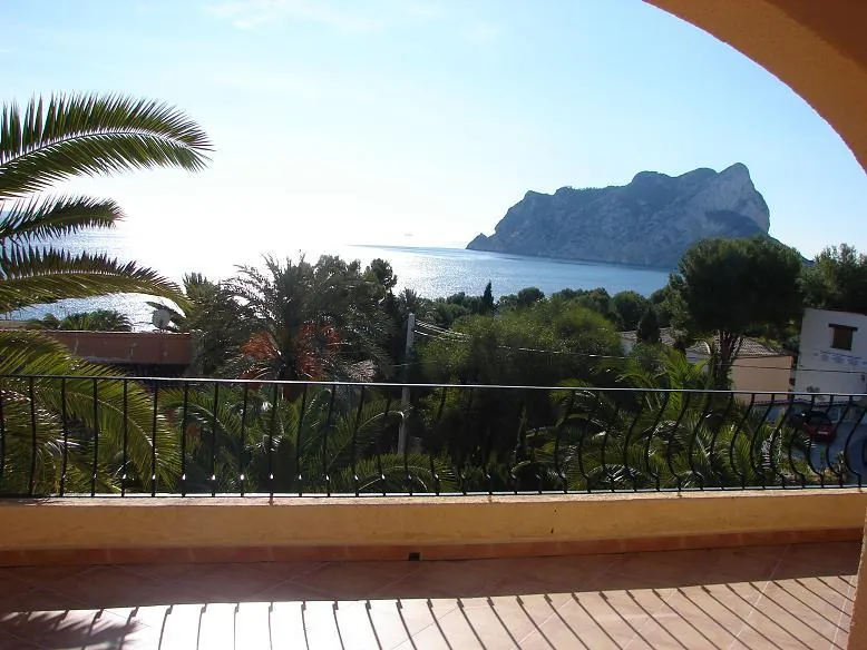 VILLA EN CALPE CON UNAS VISTAS INCREIBLES AL MAR Y PEÑÓN