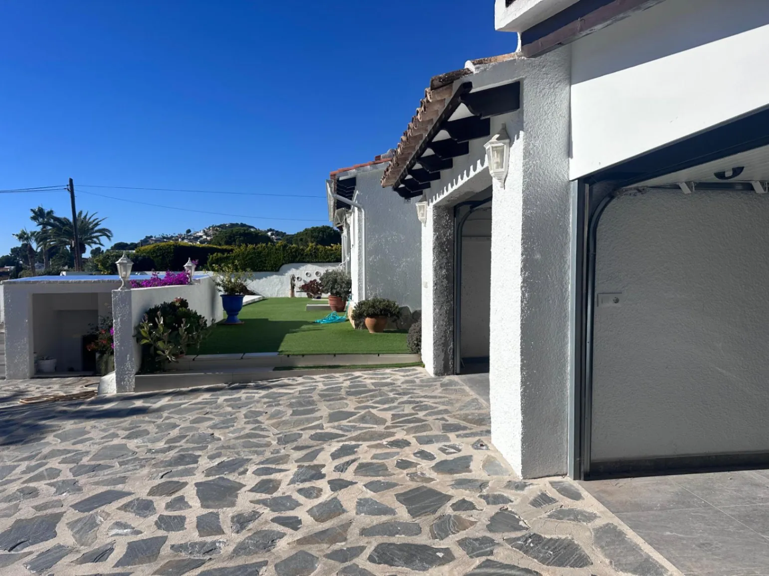 Villa de una sola planta con vistas al mar en venta en Moraira
